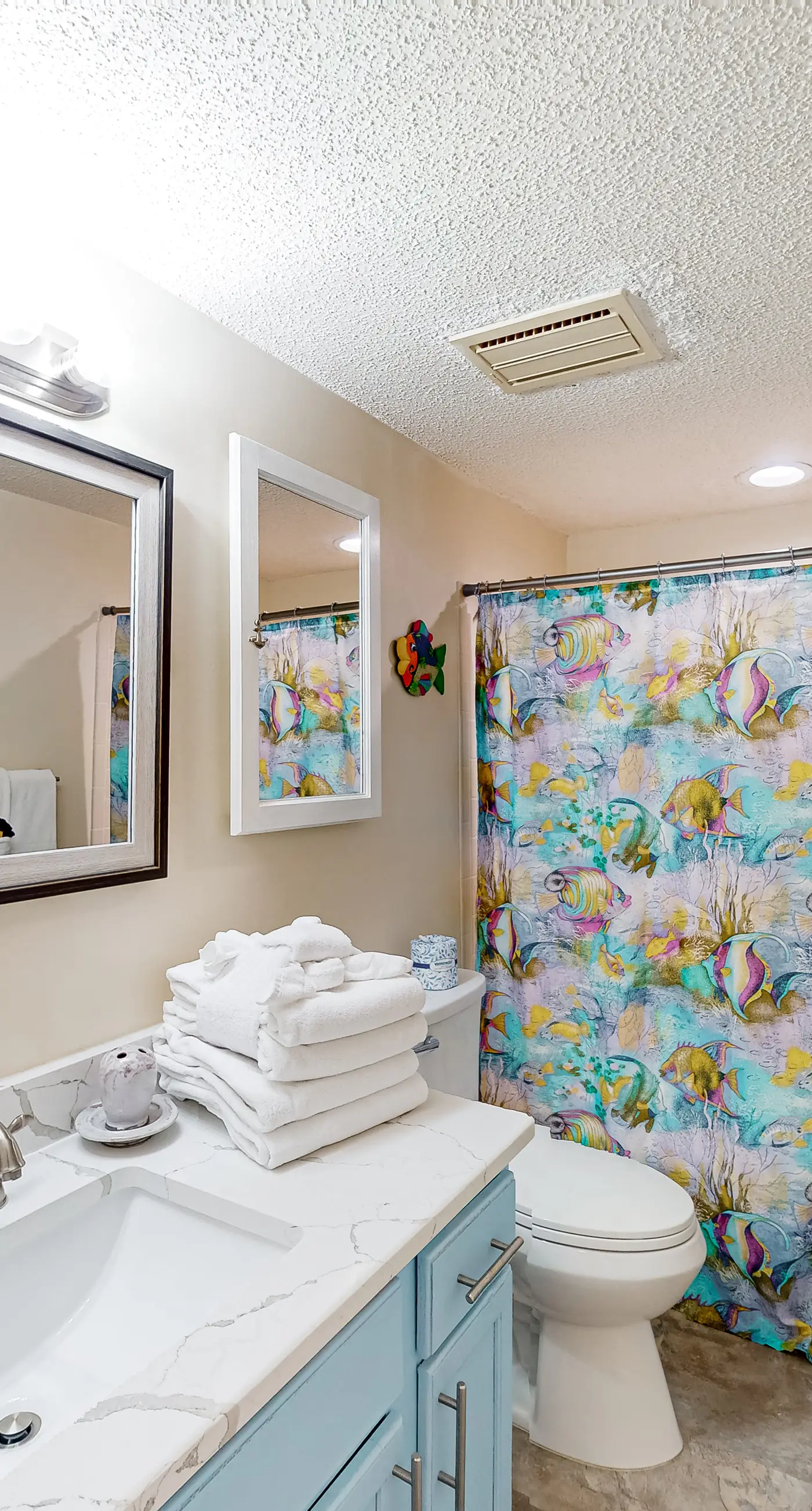 Gulf view & beachfront condo with balcony, pool, tennis, & gym