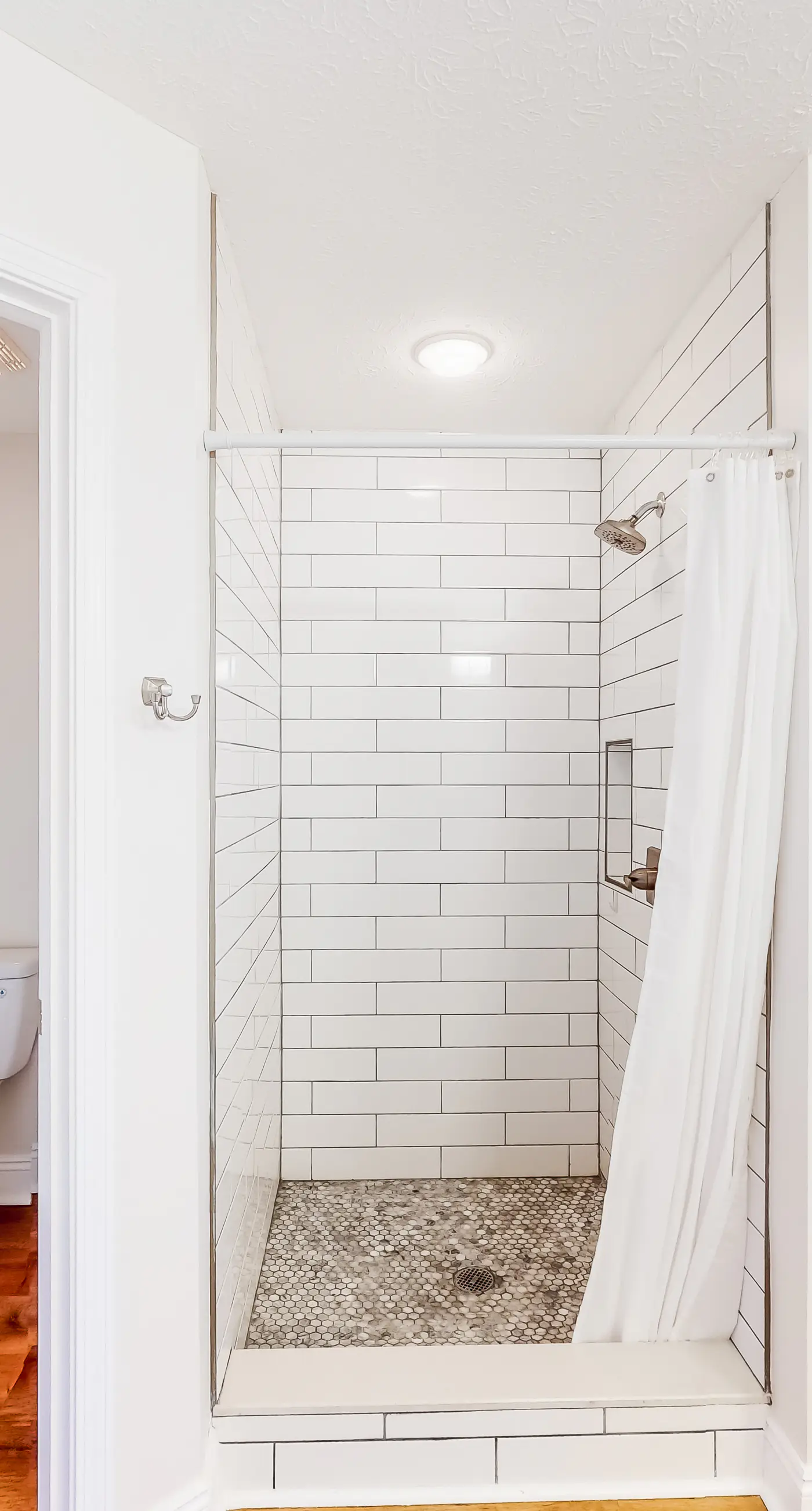 Ocean view condo with central AC, WiFi, washer/dryer, access to pool, hot tub