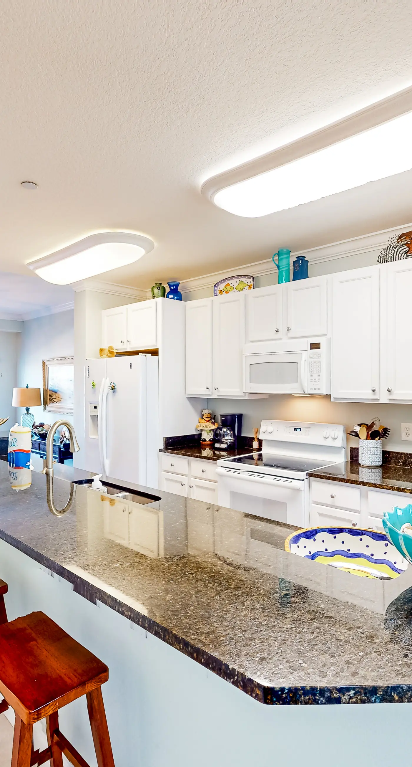 Sunny nautical condo with on-site hot tub, pool, & gym - internet, W/D, & AC
