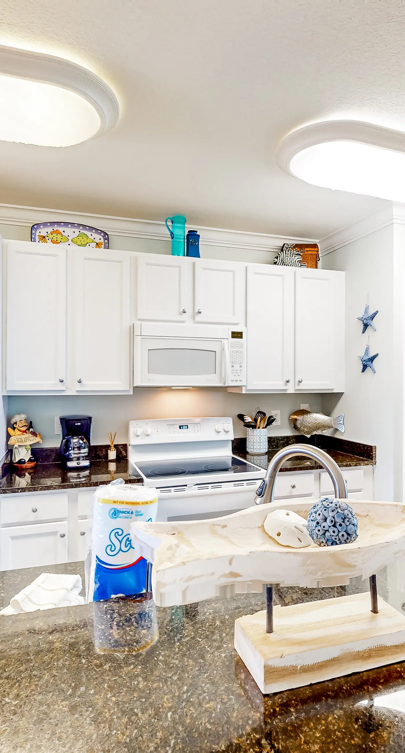 Sunny nautical condo with on-site hot tub, pool, & gym - internet, W/D, & AC
