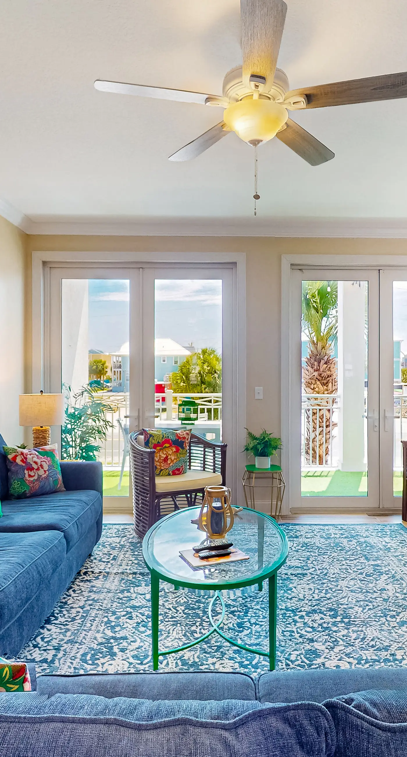 Spacious House with Shared Pool & Bay Views - Perfect for Relaxation