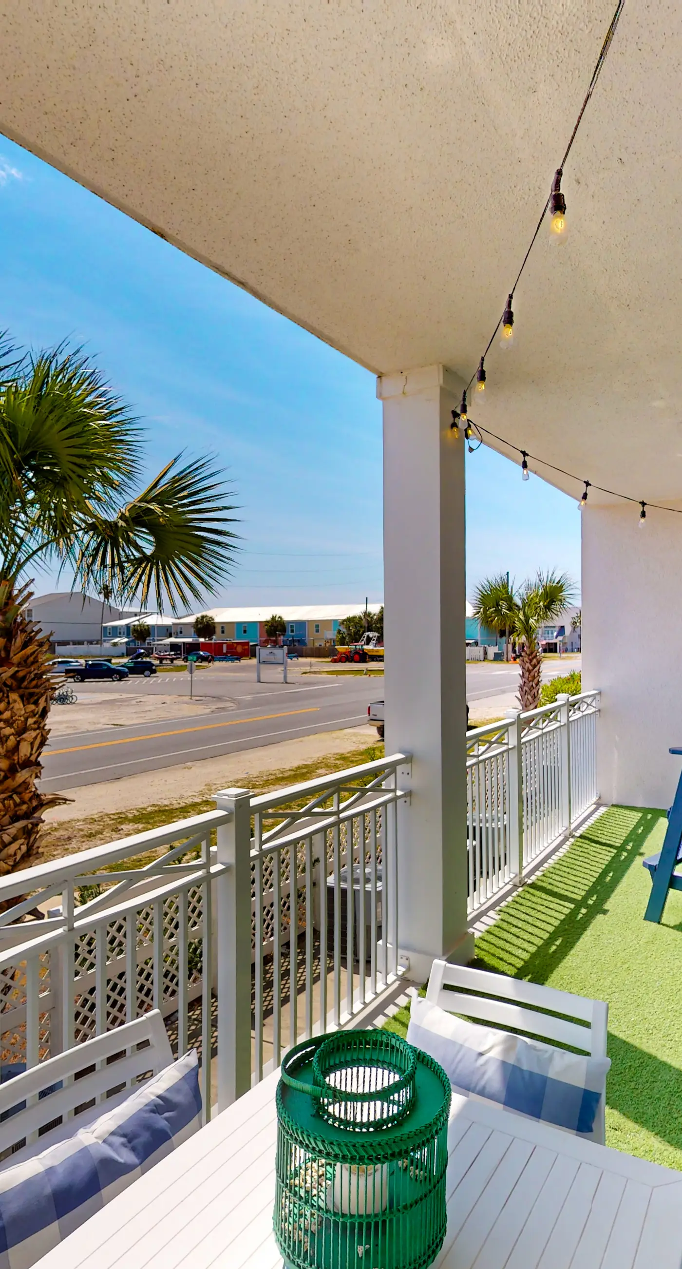 Spacious House with Shared Pool & Bay Views - Perfect for Relaxation