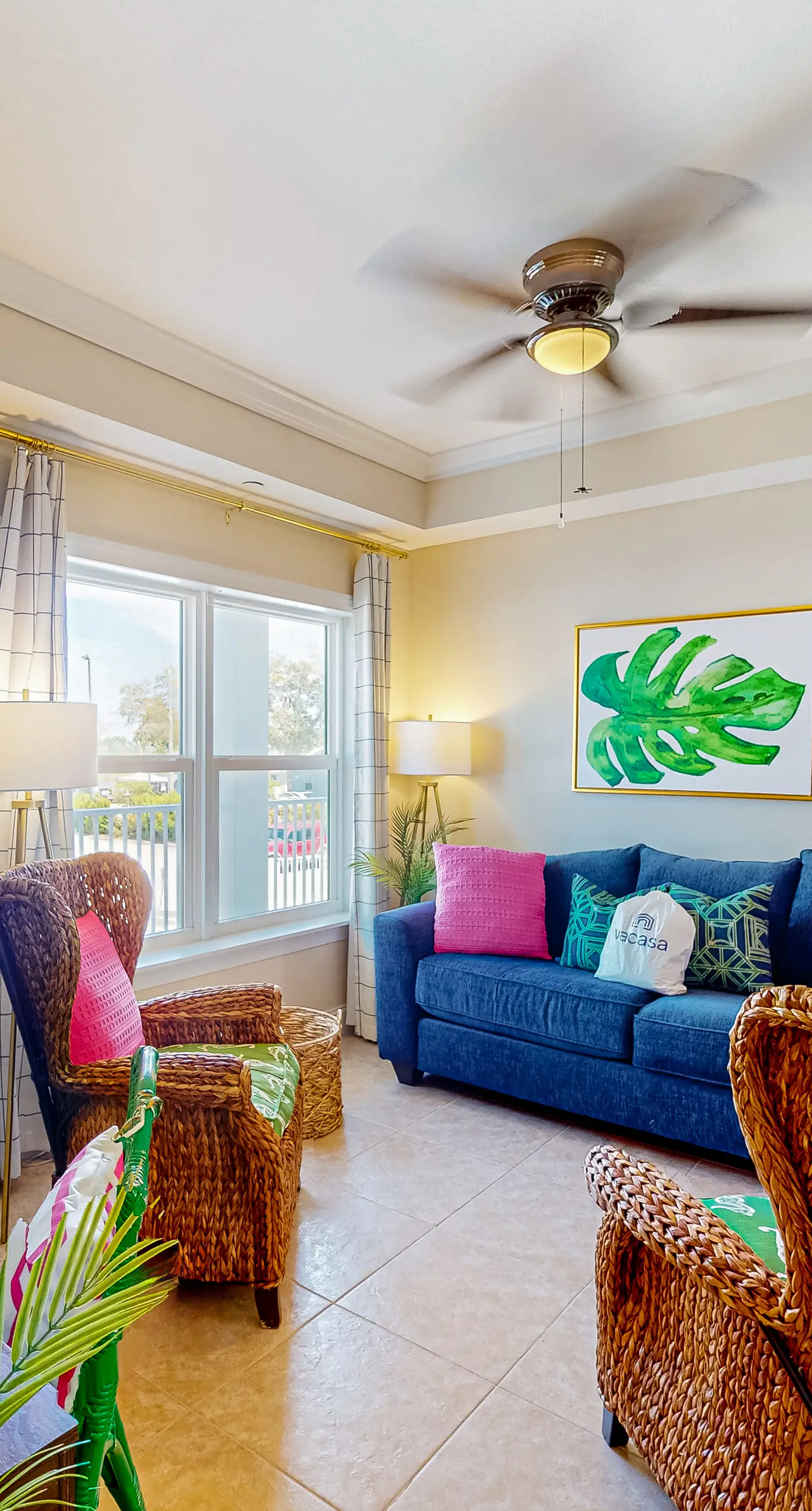 Spacious House with Shared Pool & Bay Views - Perfect for Relaxation