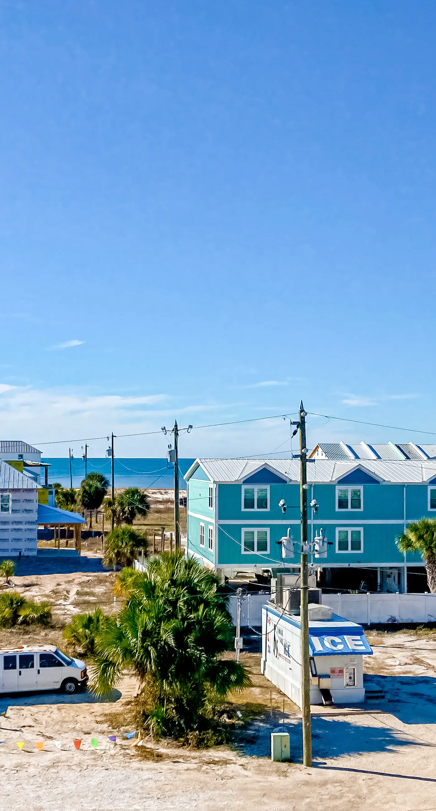 Spacious House with Shared Pool & Bay Views - Perfect for Relaxation