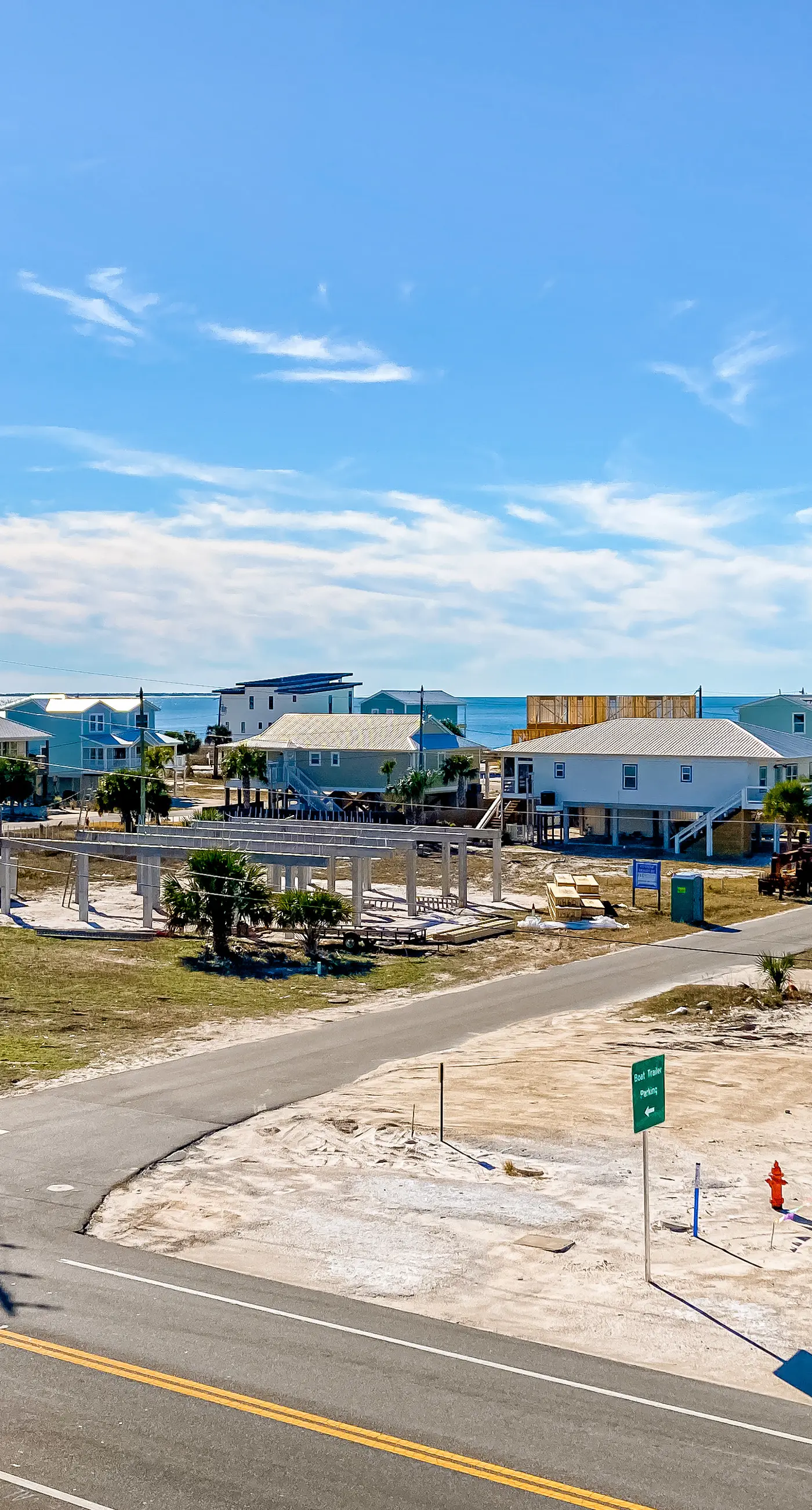 Spacious House with Shared Pool & Bay Views - Perfect for Relaxation