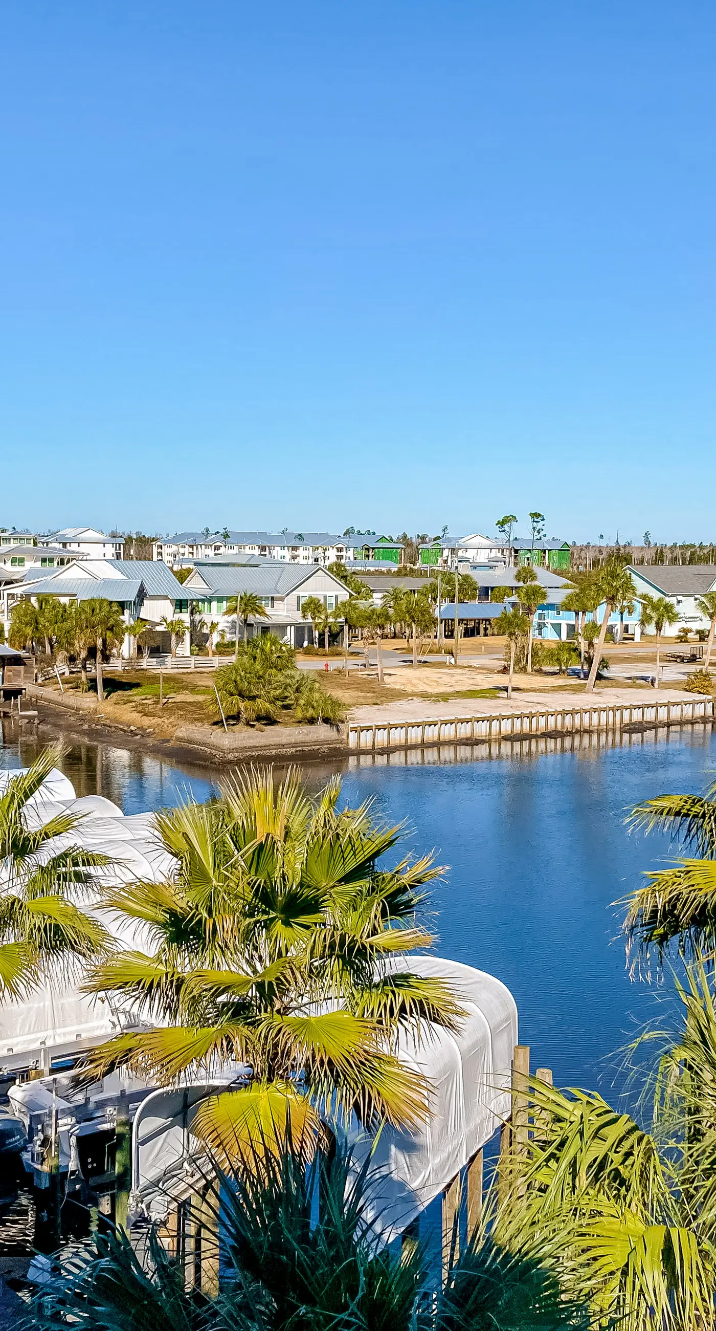 Spacious House with Shared Pool & Bay Views - Perfect for Relaxation