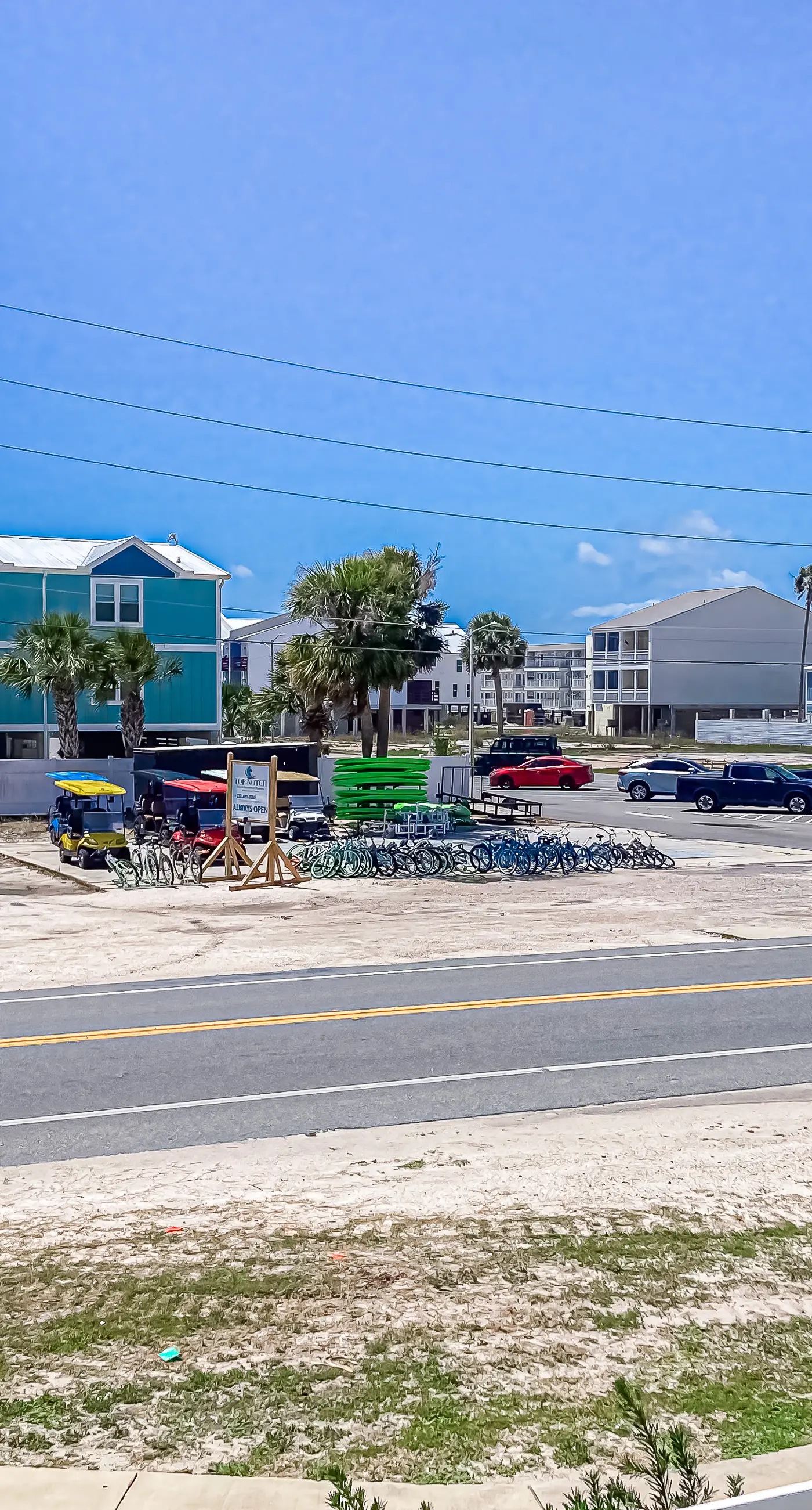 Spacious House with Shared Pool & Bay Views - Perfect for Relaxation