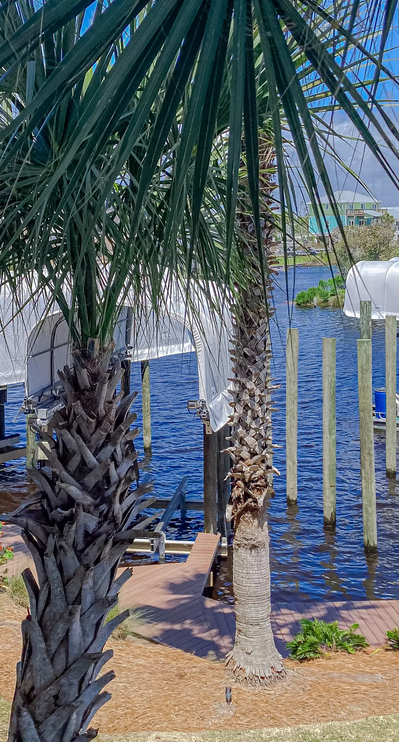 Spacious House with Shared Pool & Bay Views - Perfect for Relaxation