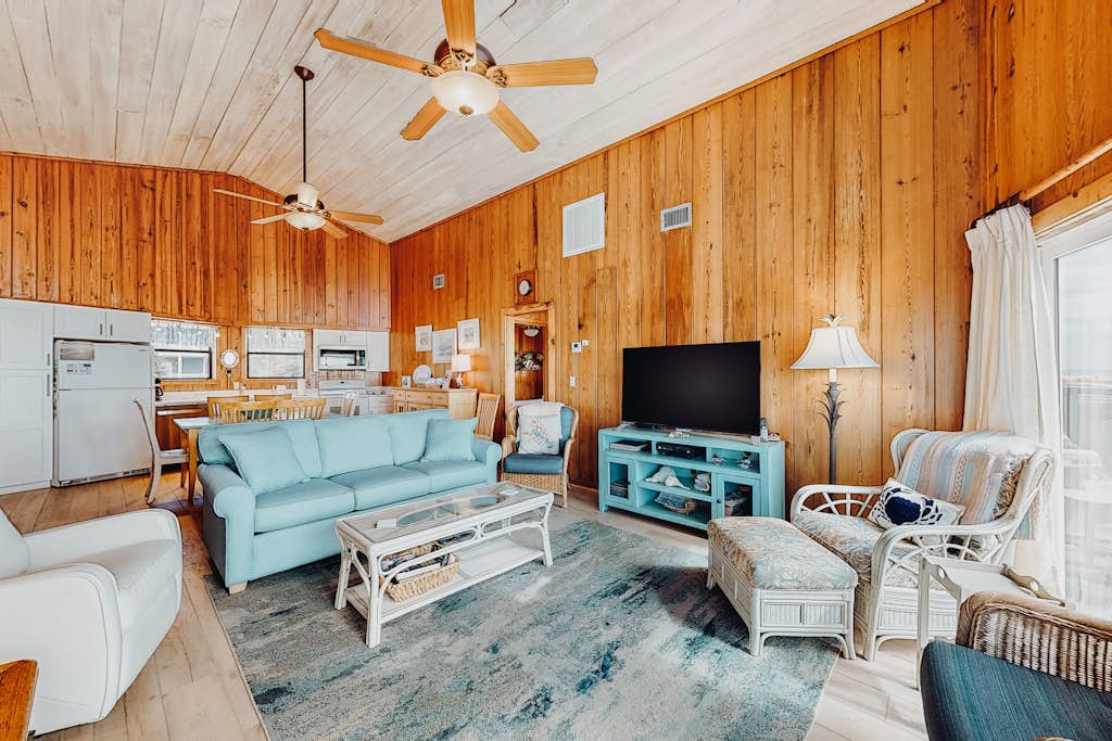 Gulf-front home with WiFi, private beach boardwalk & views - dog-friendly