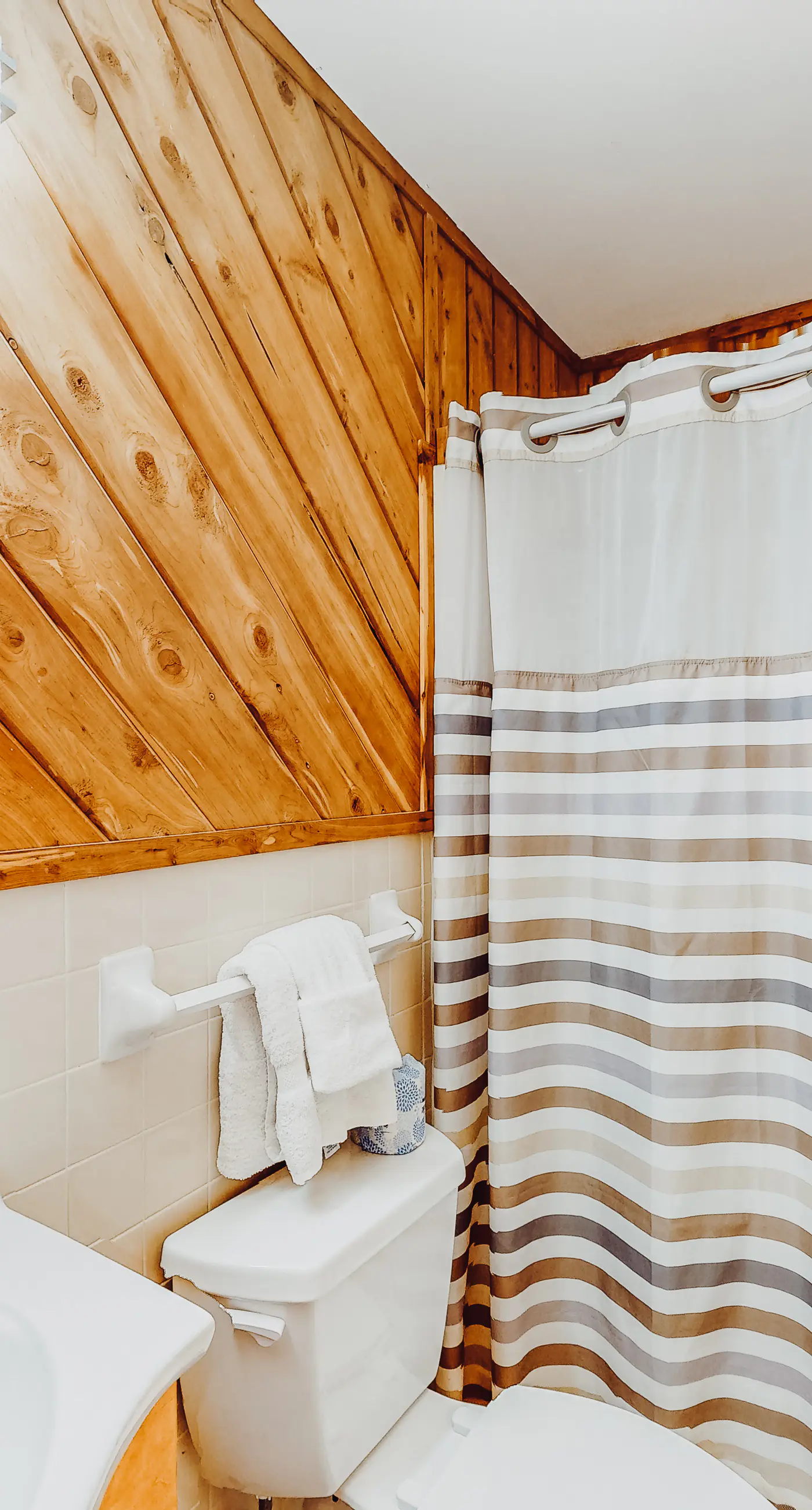 Gulf-front home with WiFi, private beach boardwalk & views - dog-friendly