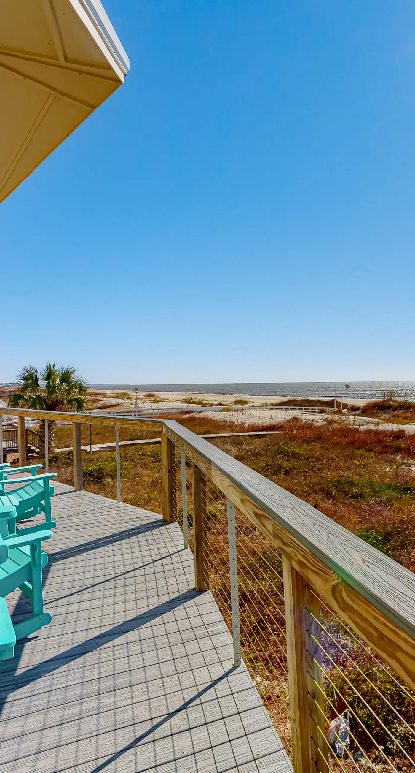 Dog-friendly gulf front home with panoramic gulf views from the sundeck