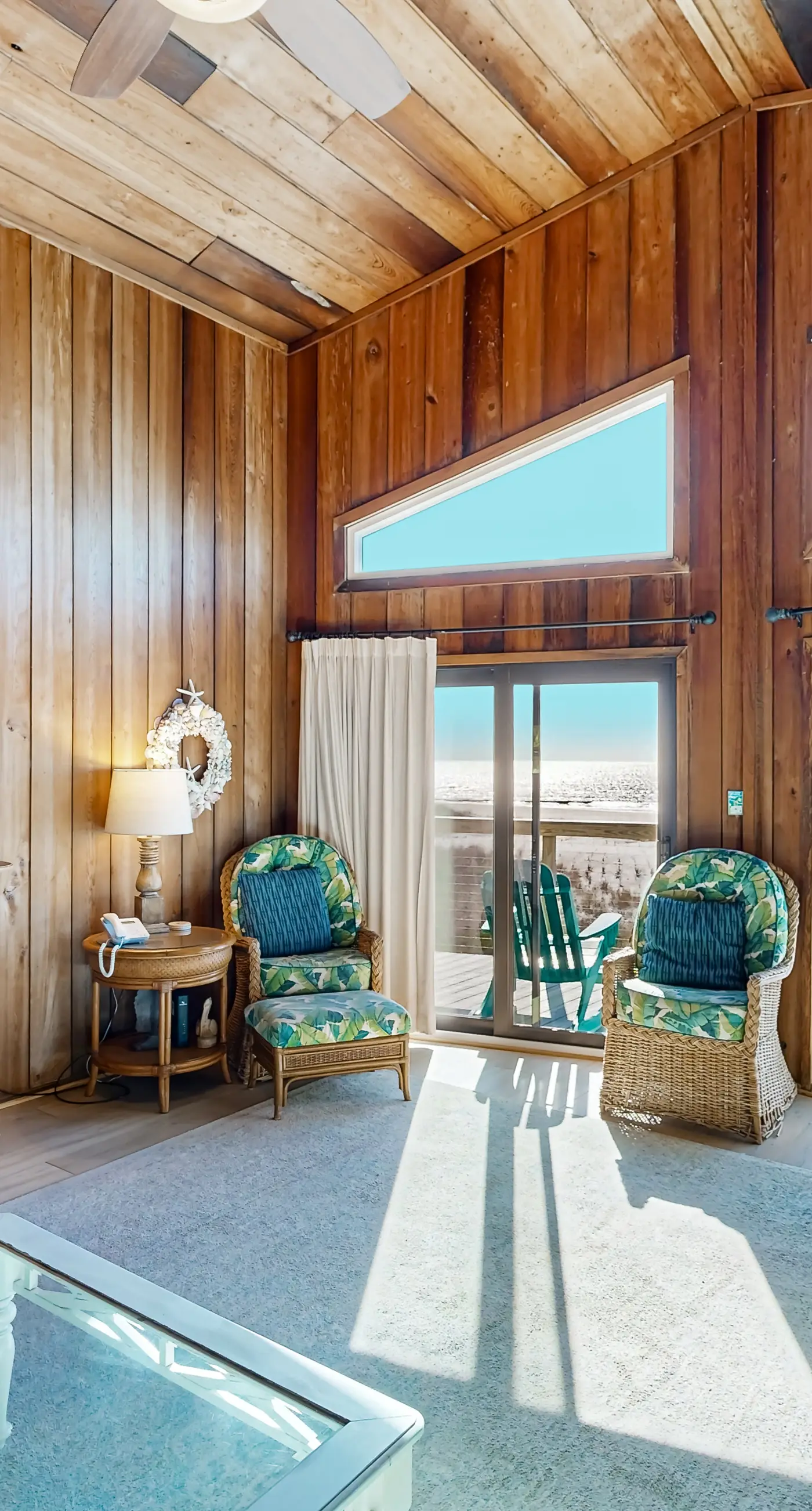 Dog-friendly gulf front home with panoramic gulf views from the sundeck