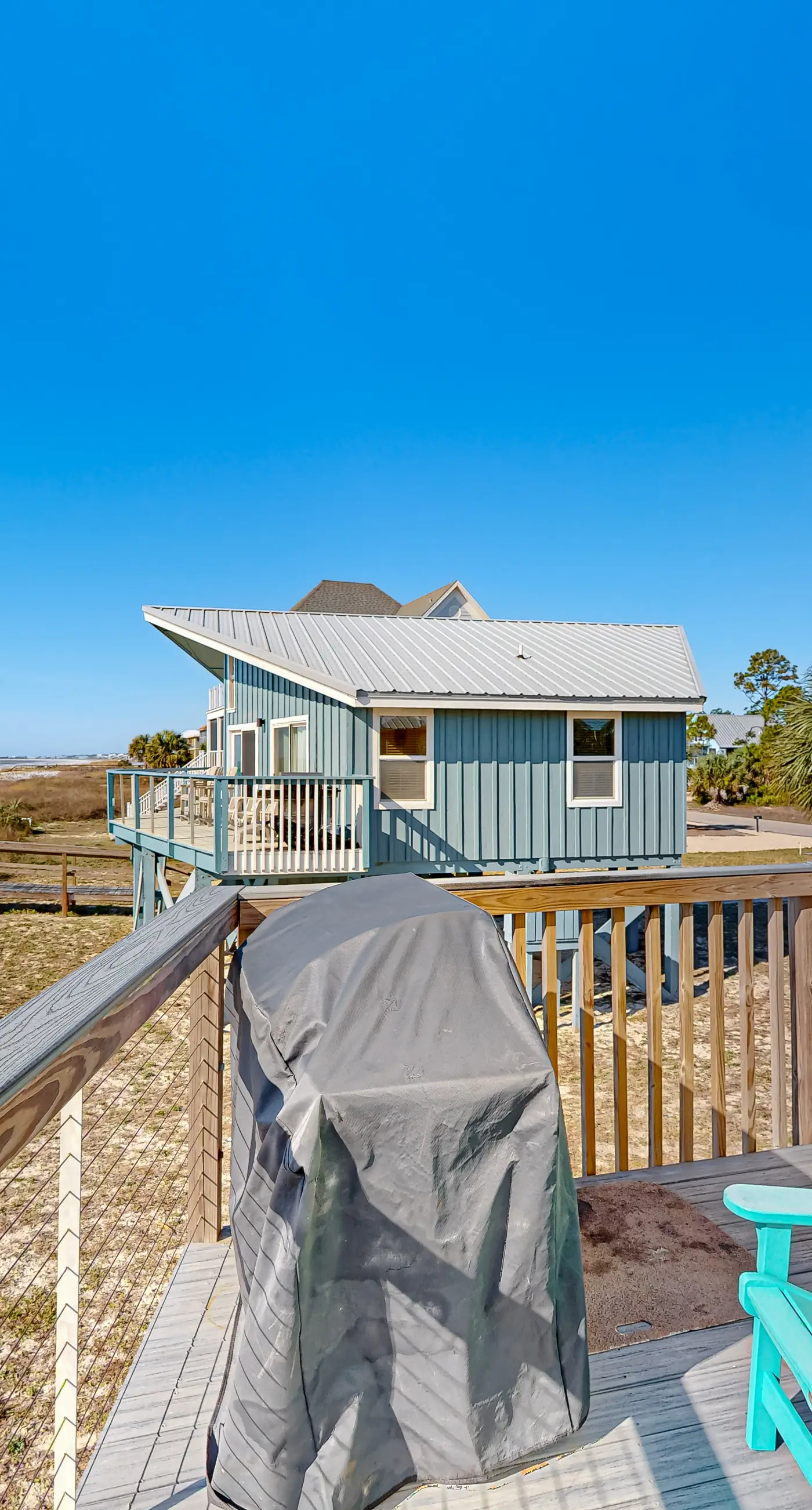 Dog-friendly gulf front home with panoramic gulf views from the sundeck
