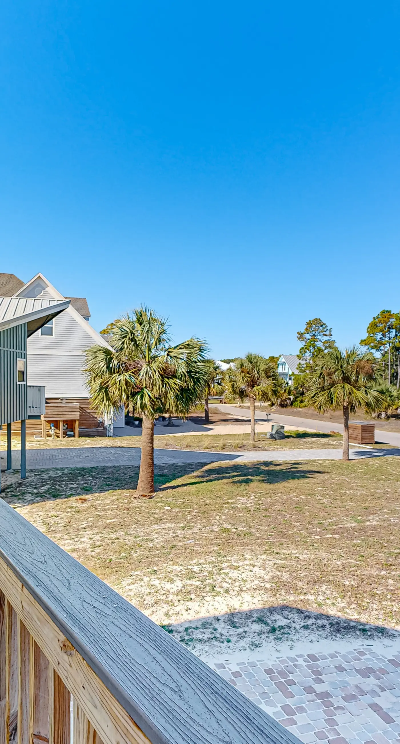Dog-friendly gulf front home with panoramic gulf views from the sundeck