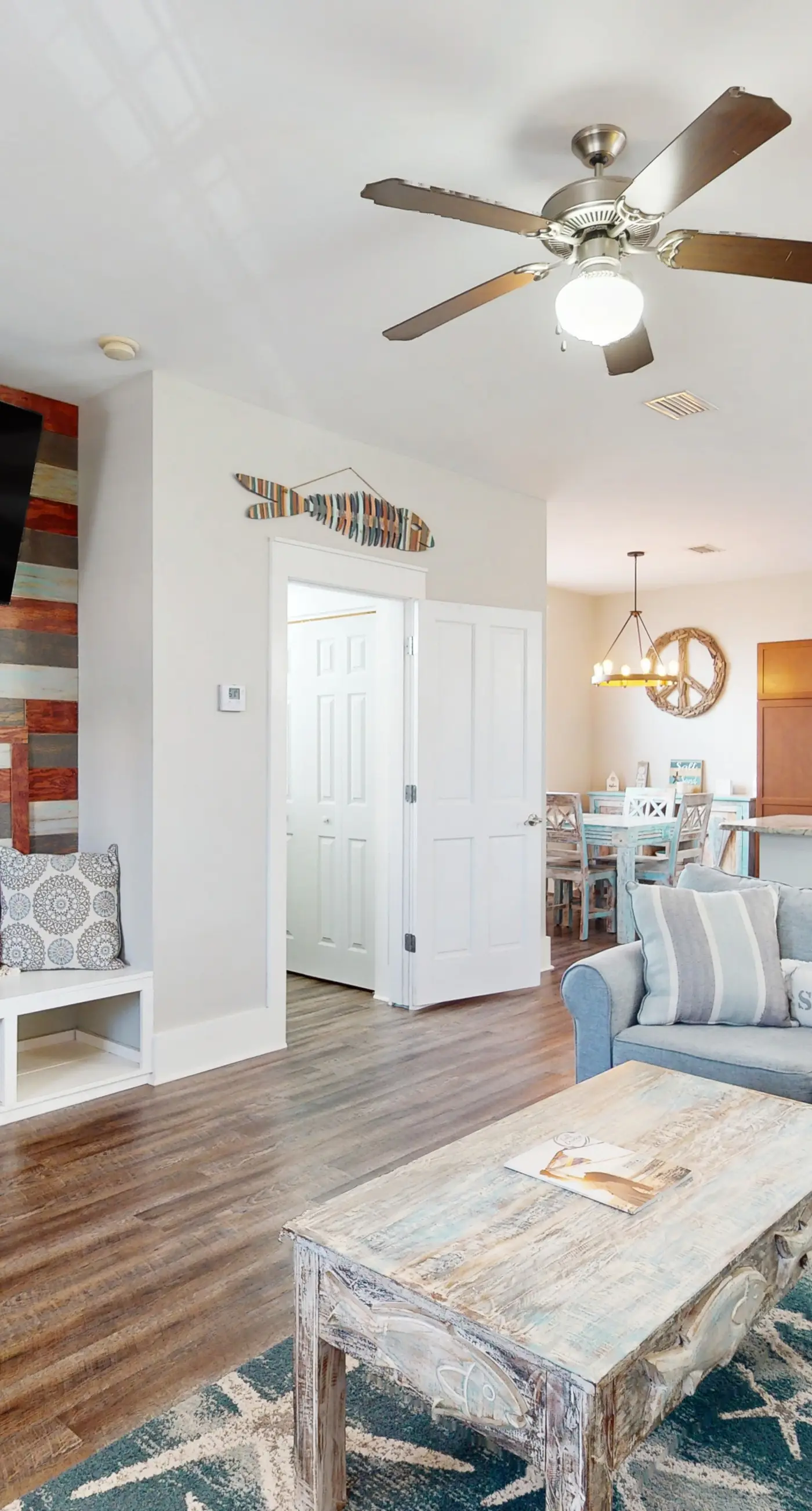 2-story beach cottage with pools, hot tub, gym, patio, & AC - dog-friendly