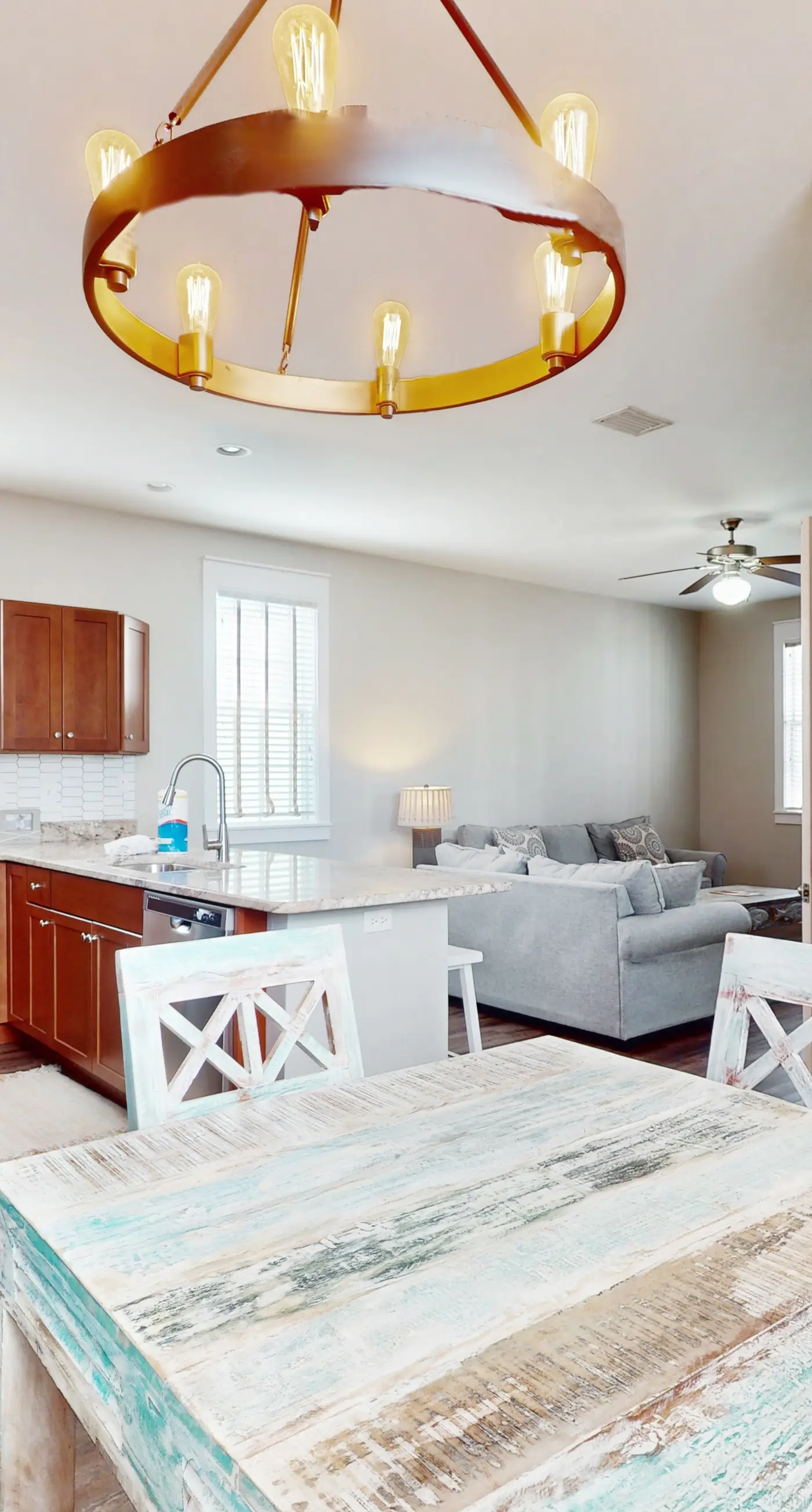 2-story beach cottage with pools, hot tub, gym, patio, & AC - dog-friendly