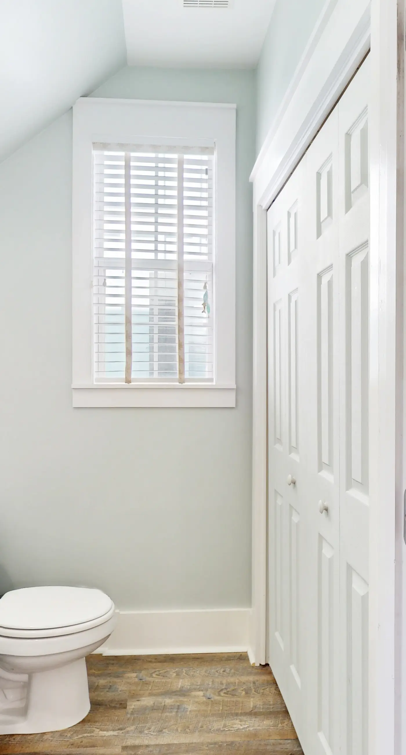 2-story beach cottage with pools, hot tub, gym, patio, & AC - dog-friendly