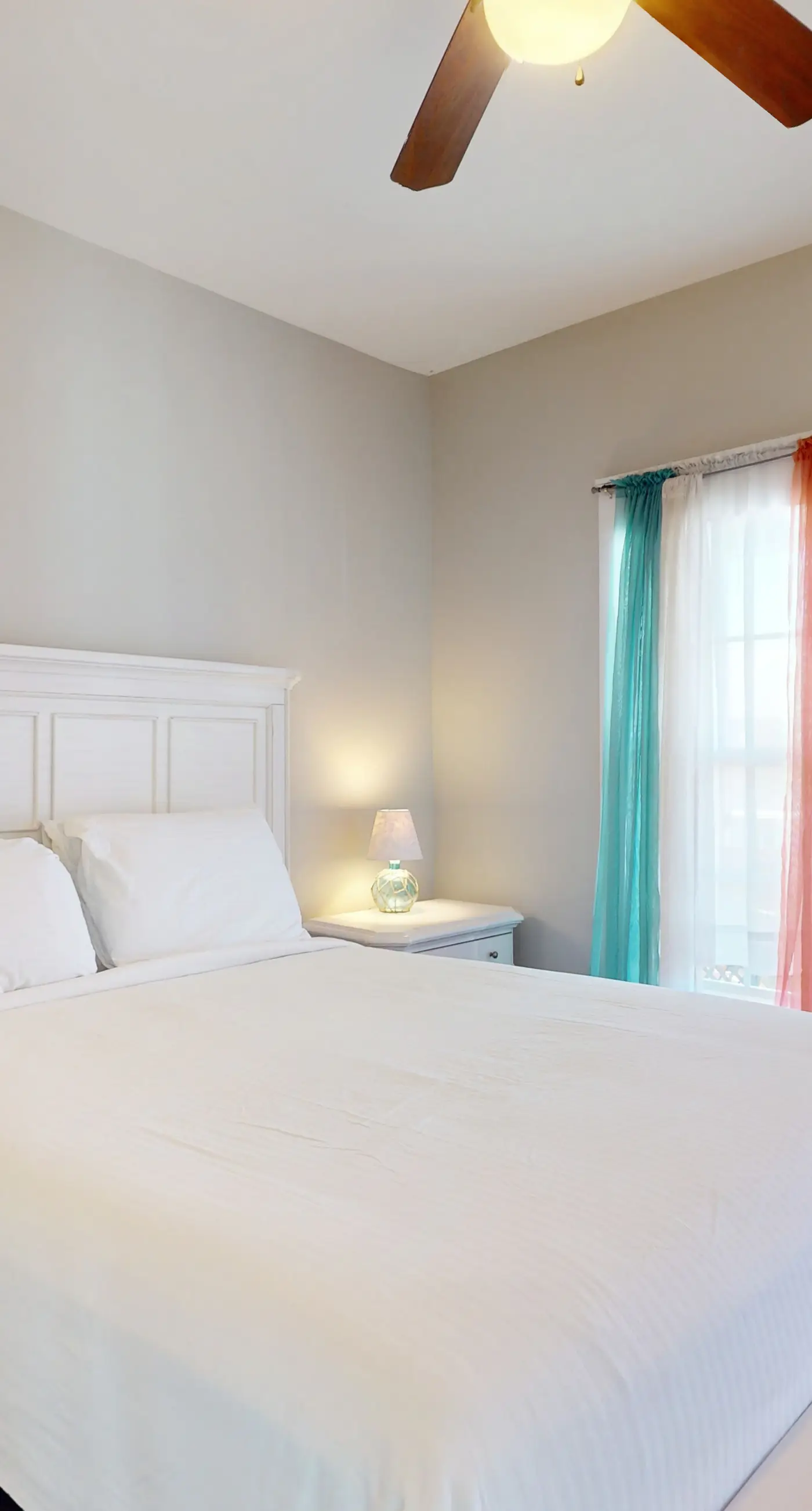 2-story beach cottage with pools, hot tub, gym, patio, & AC - dog-friendly