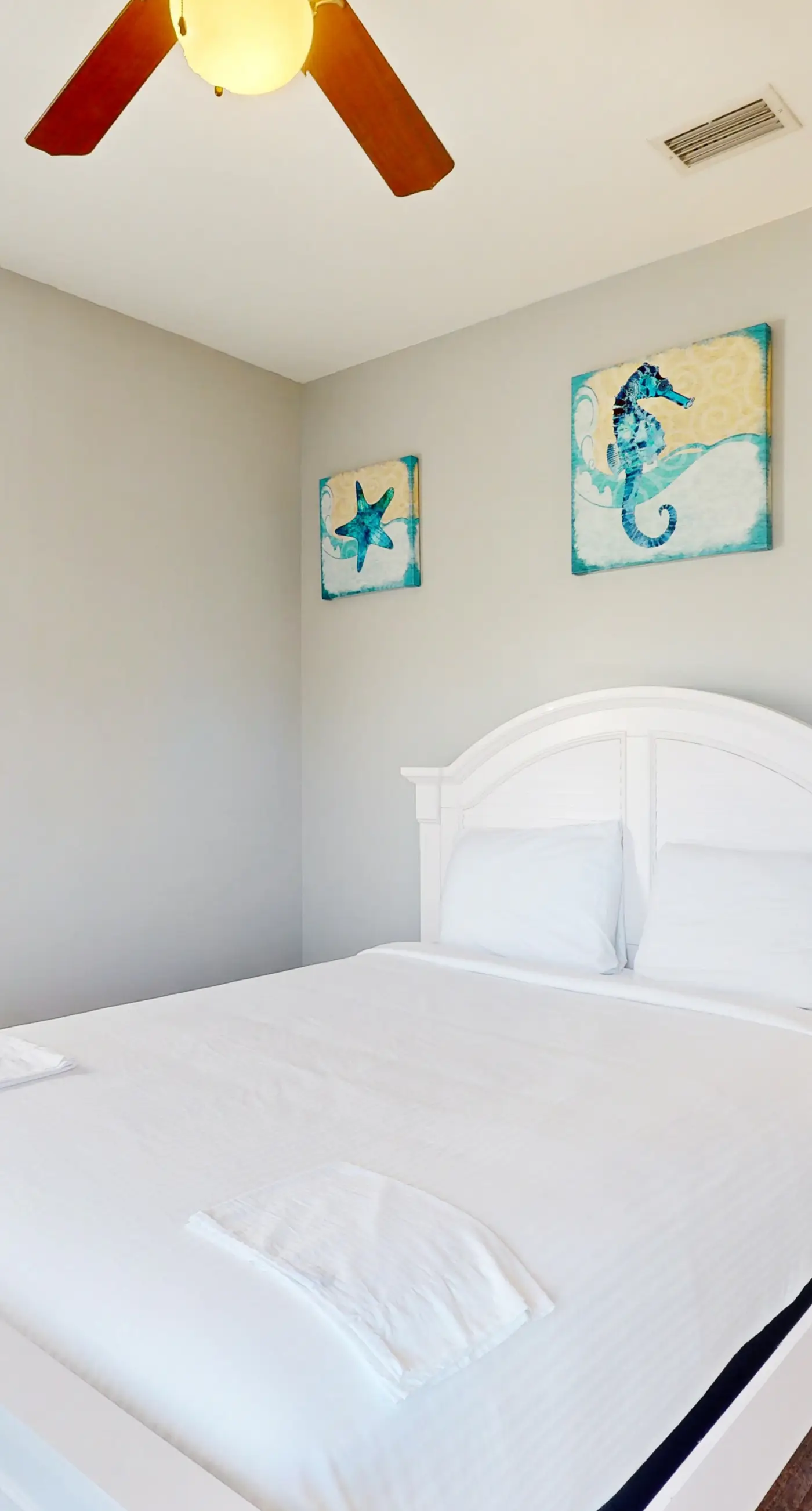 2-story beach cottage with pools, hot tub, gym, patio, & AC - dog-friendly