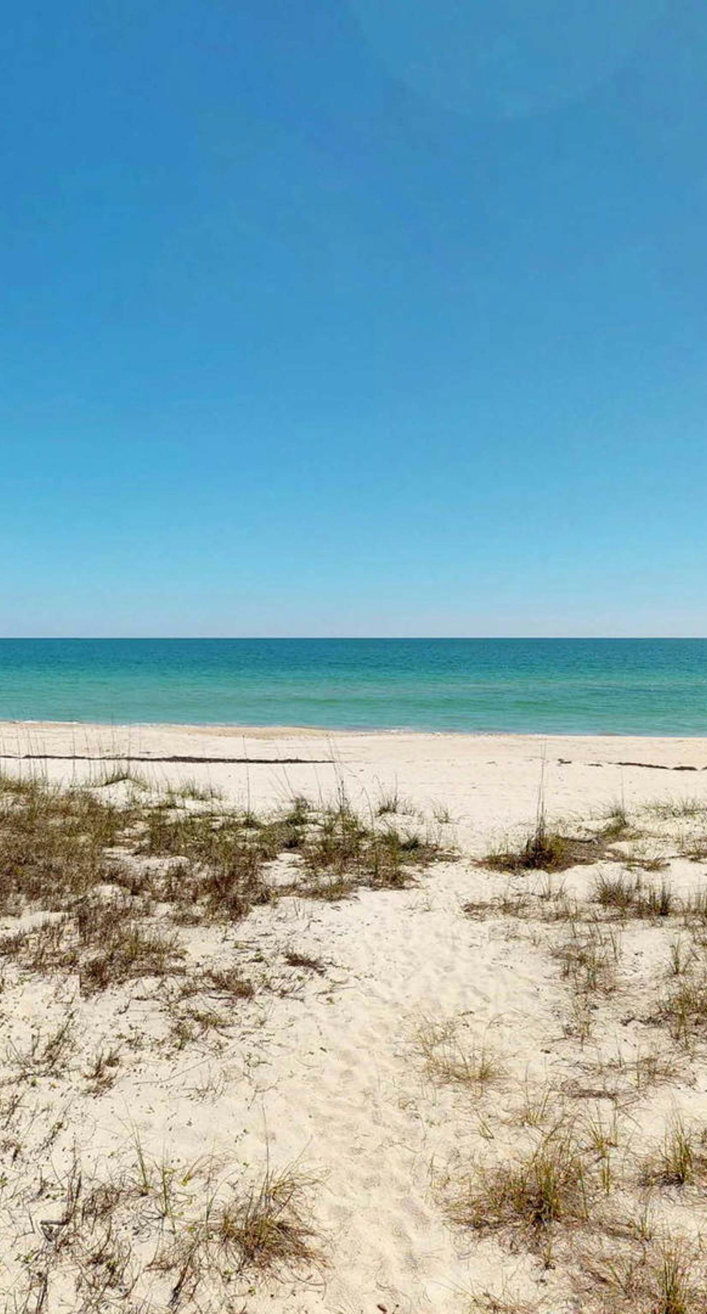 Beachfront home with elevator, beach gear, on-site neiborhood pool, tennis & fitness room