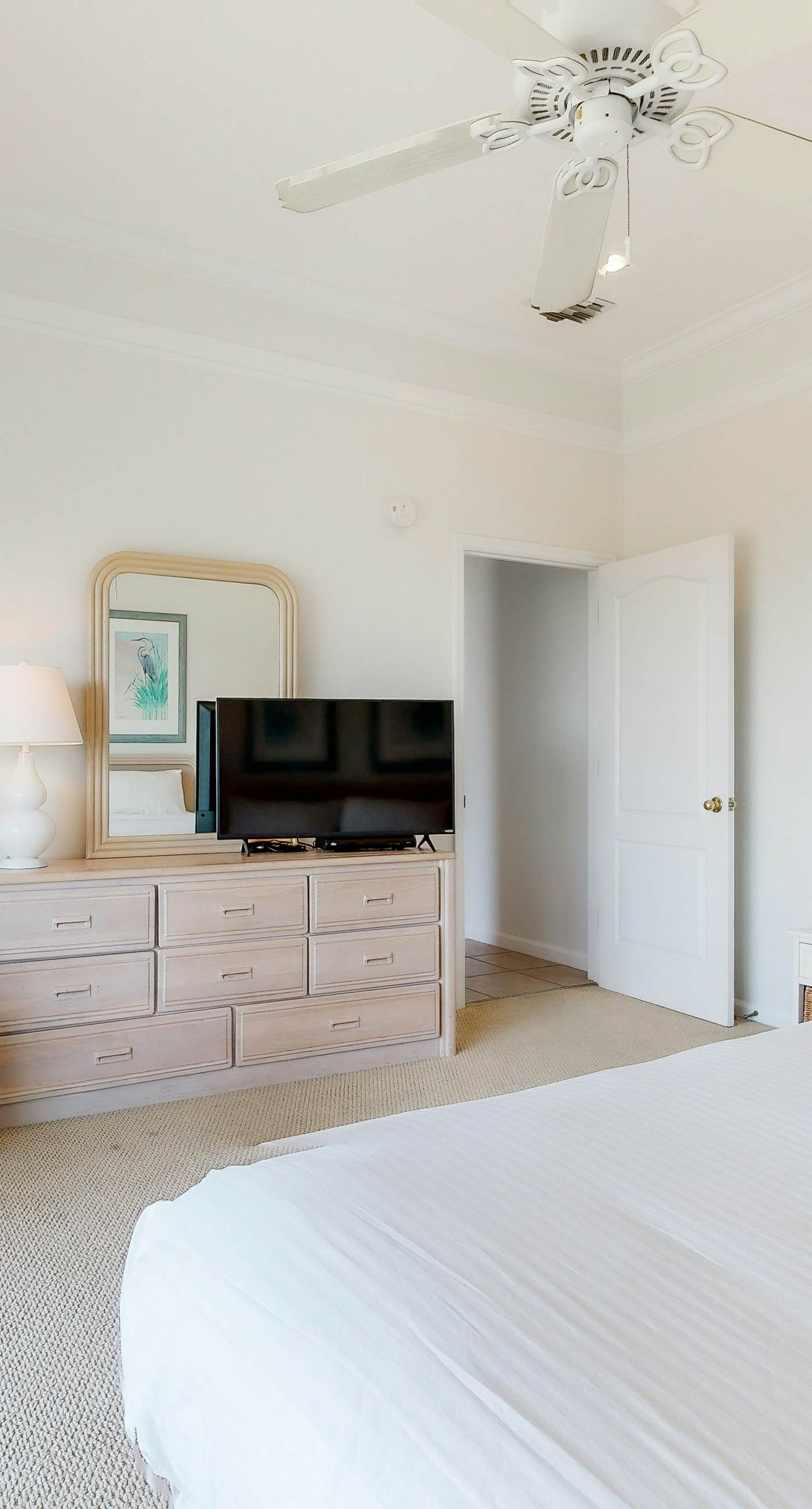 Beachfront home with elevator, beach gear, on-site neiborhood pool, tennis & fitness room