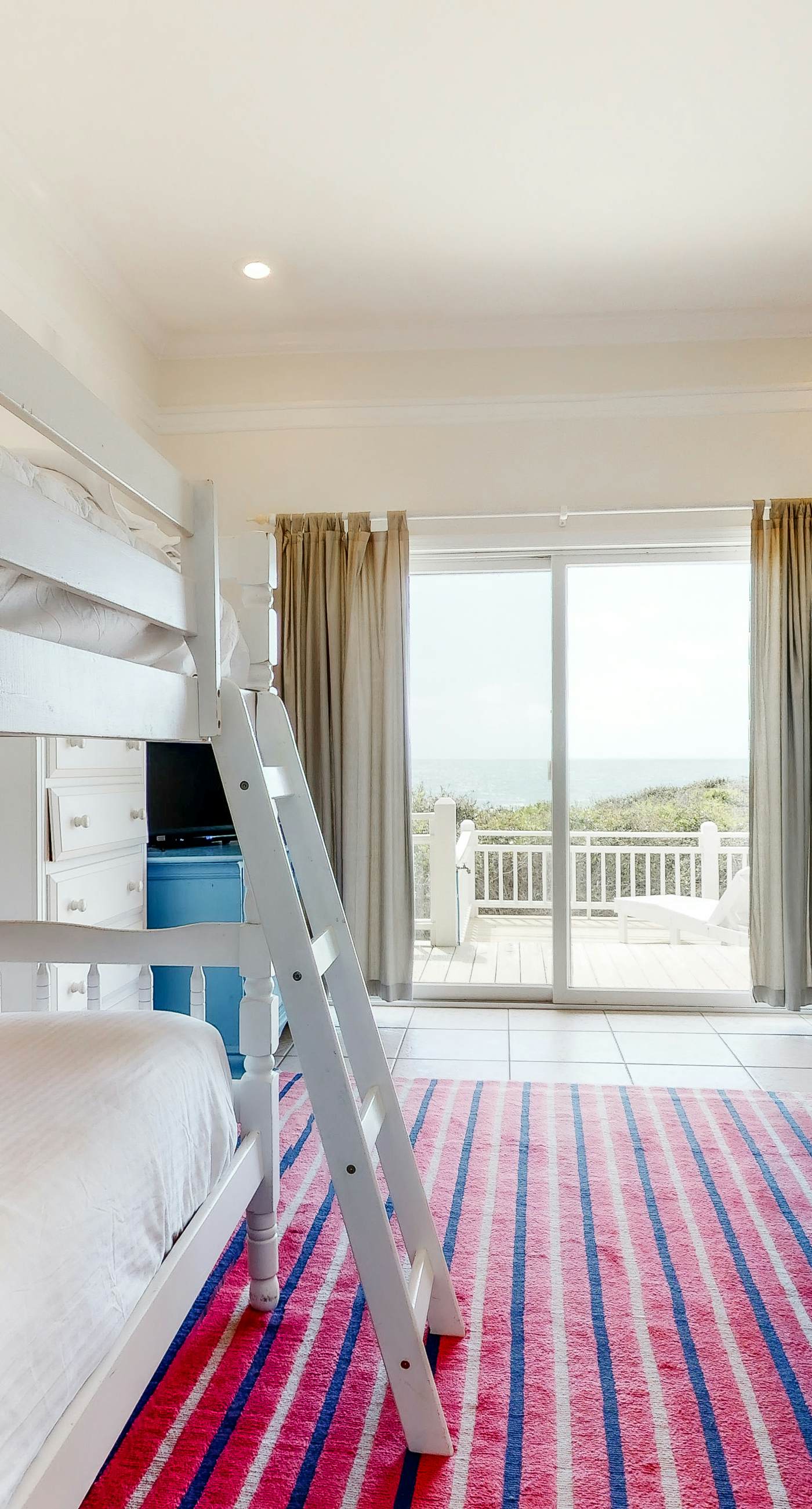 Beachfront home with elevator, beach gear, on-site neiborhood pool, tennis & fitness room