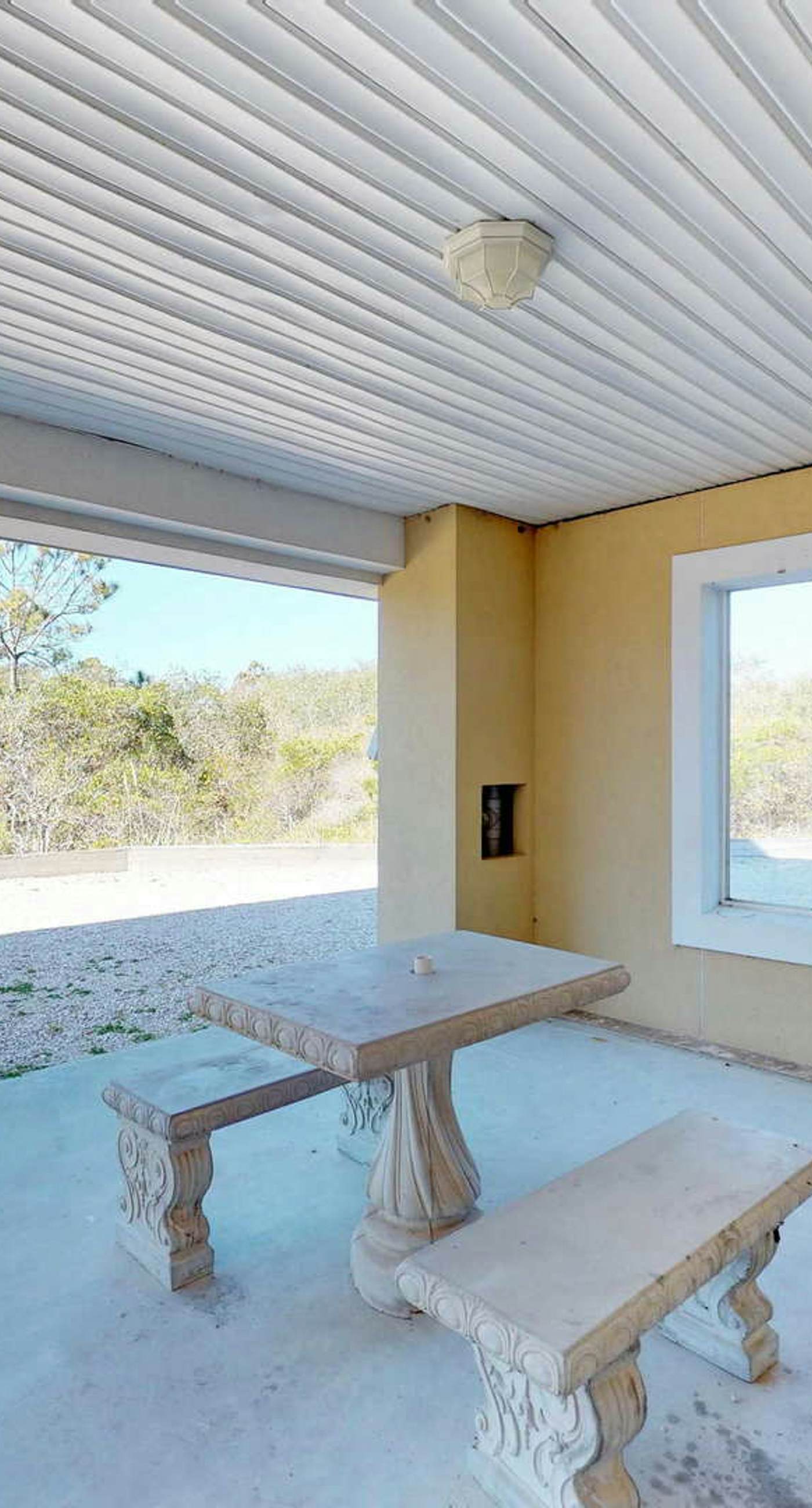 Beachfront home with elevator, beach gear, on-site neiborhood pool, tennis & fitness room