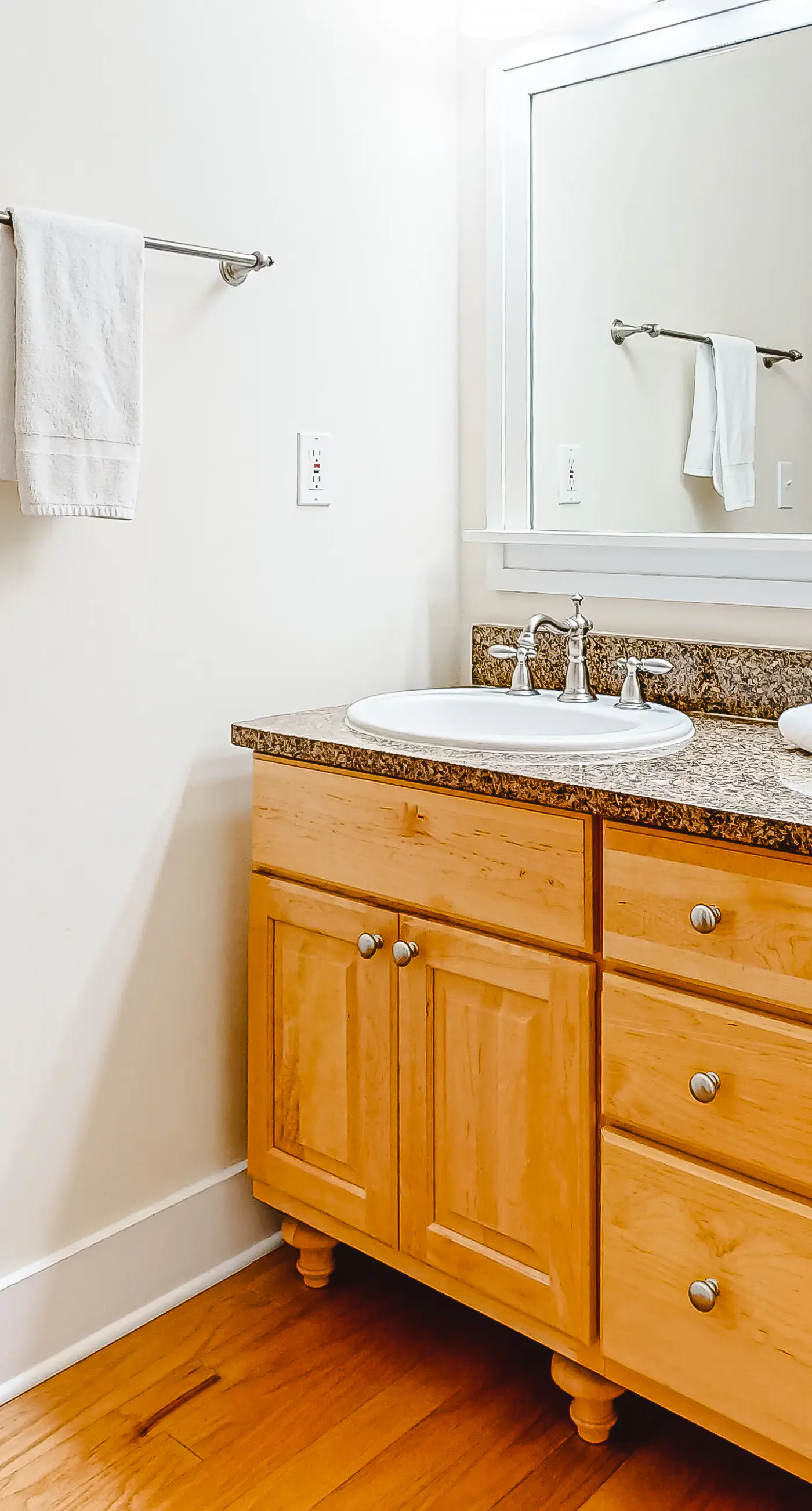 Spacious dog-friendly home with elevator, screened decks, on-site pool, & gym