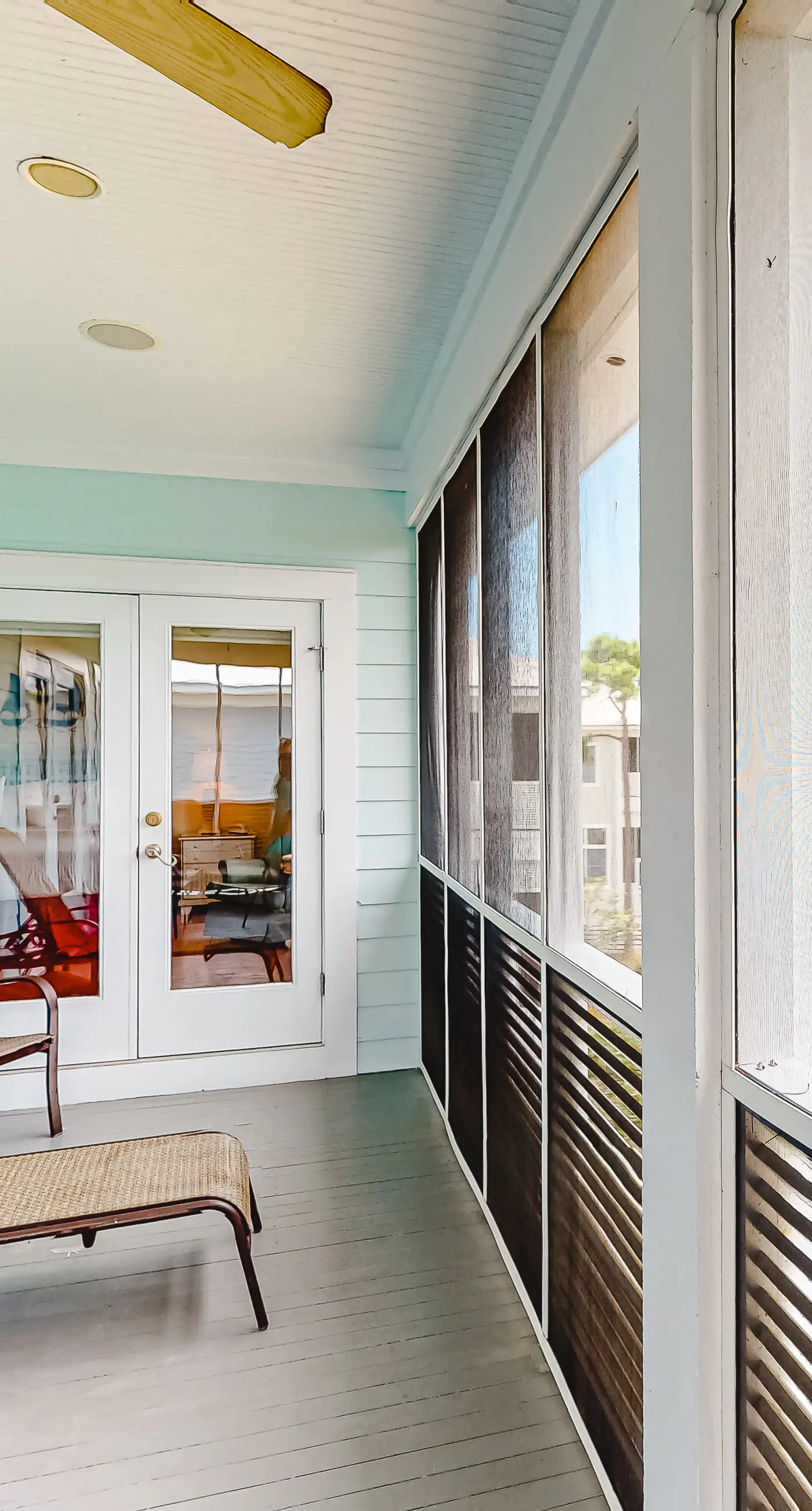 Spacious dog-friendly home with elevator, screened decks, on-site pool, & gym