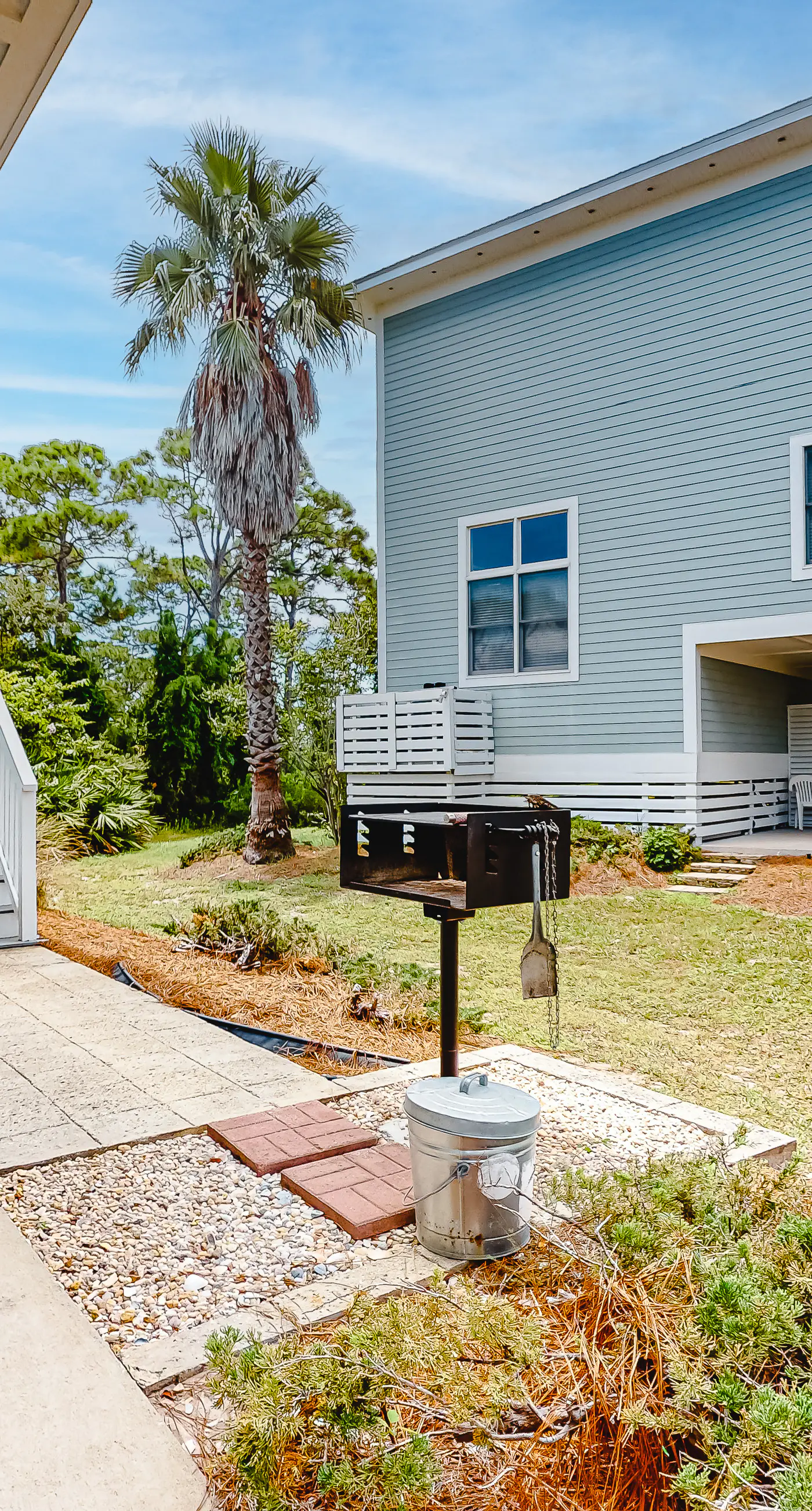 Spacious dog-friendly home with elevator, screened decks, on-site pool, & gym