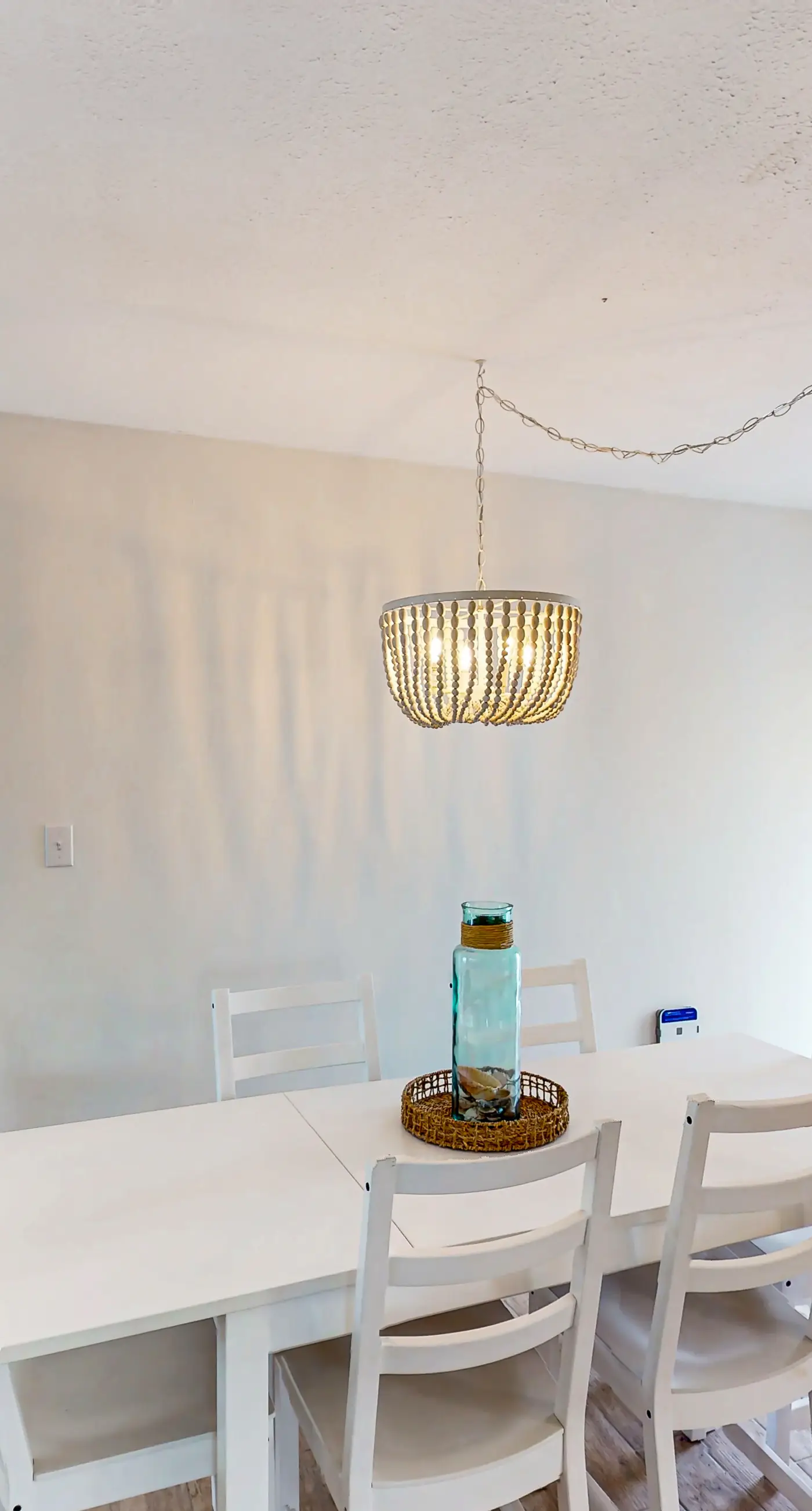 Charming cottage, walk to Gulf with shared pools, hot tub, & central AC