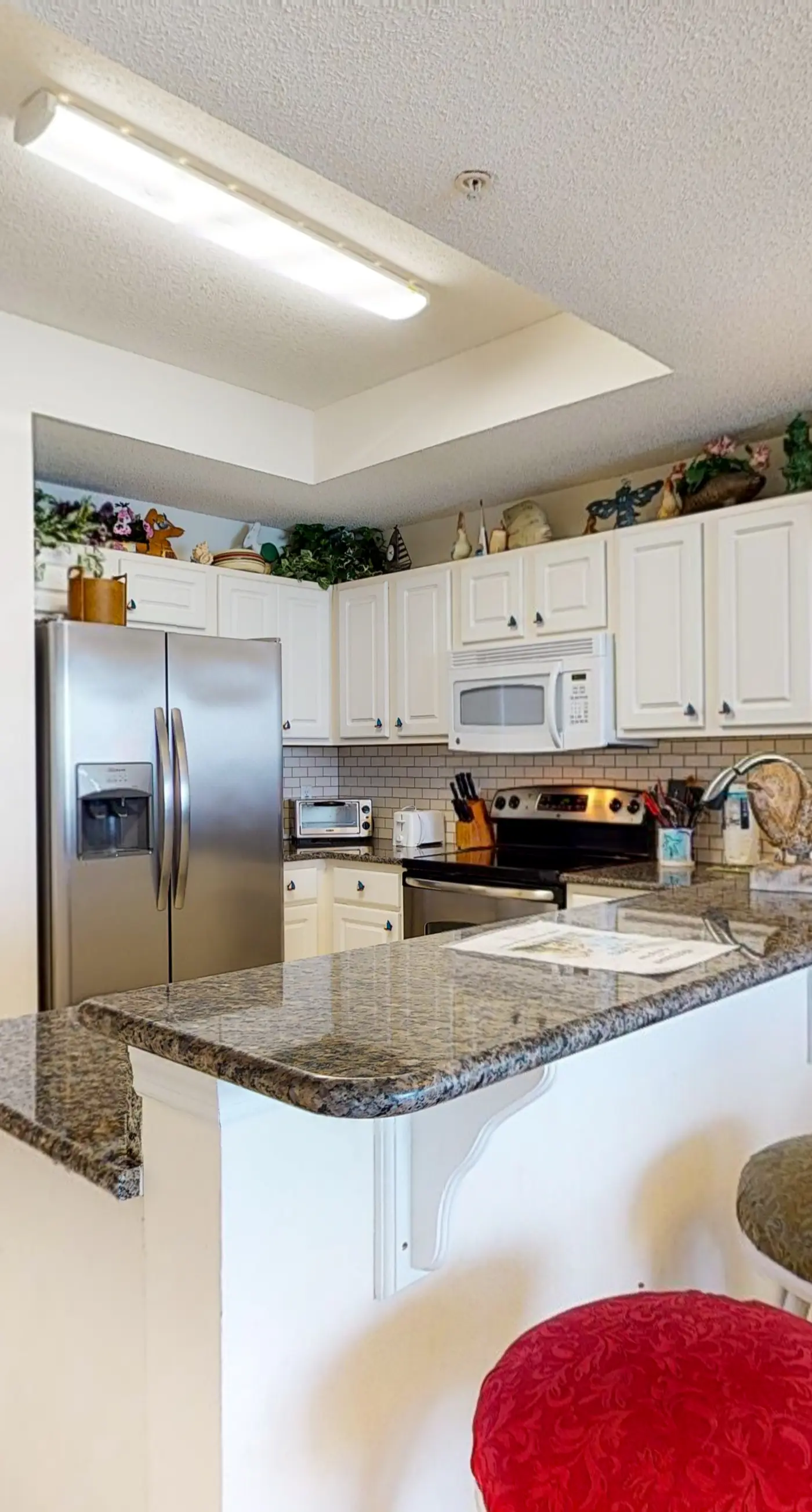 Gulf Dunes 513 - Vibrant Waterfront Condo, Short Drive to Plenty of Tasty Dining Spots