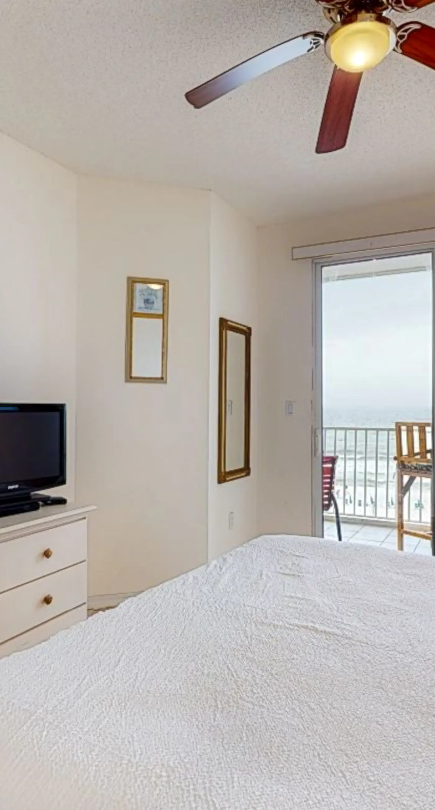 Gulf Dunes 513 - Vibrant Waterfront Condo, Short Drive to Plenty of Tasty Dining Spots