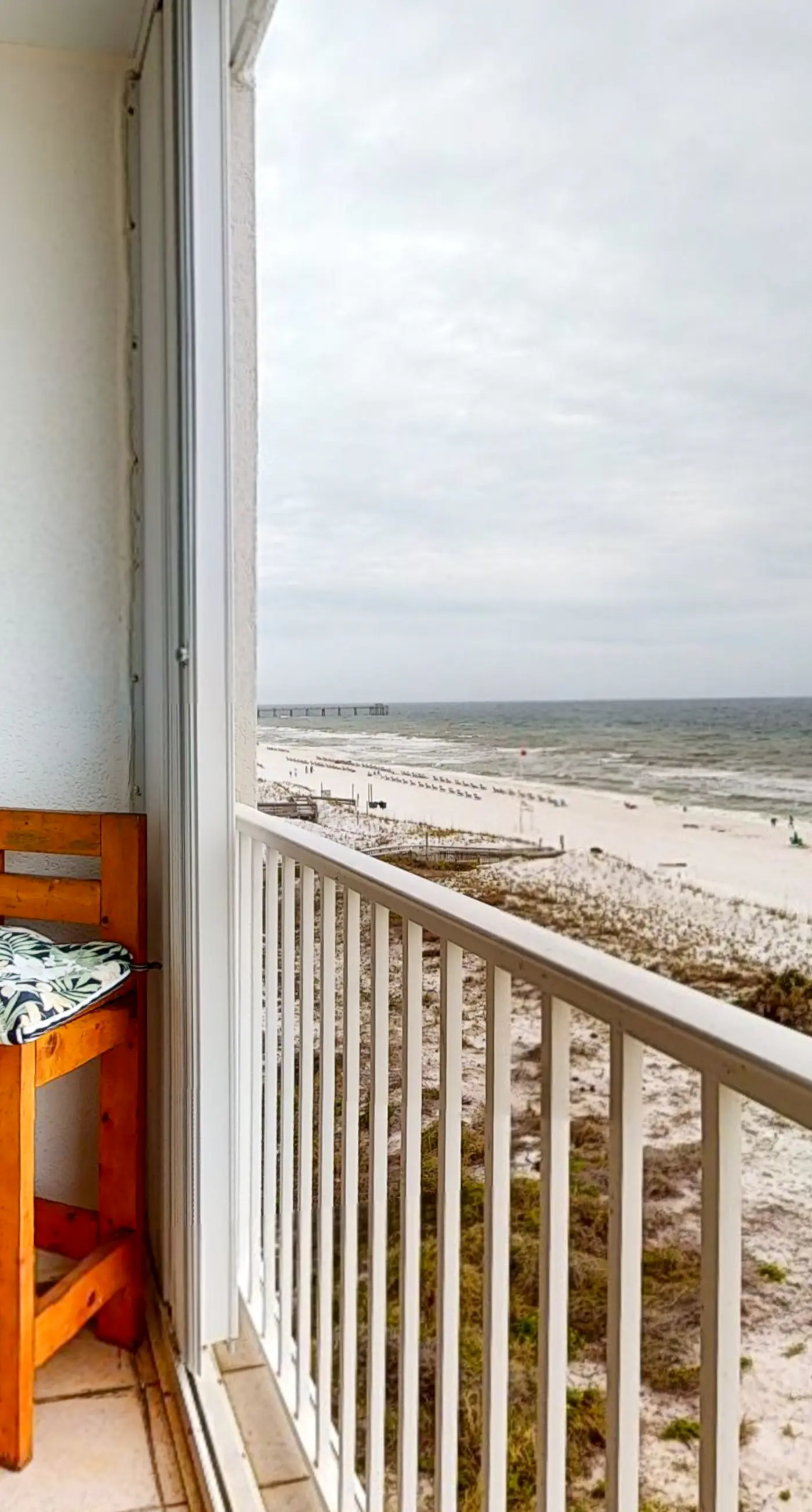 Gulf Dunes 513 - Vibrant Waterfront Condo, Short Drive to Plenty of Tasty Dining Spots