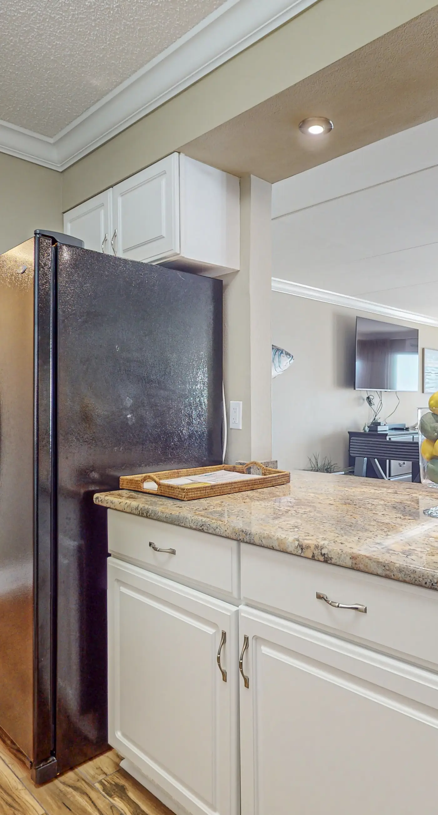 Island Echos 6M. Cozy beachfront home with shared pool, private balcony and beach access