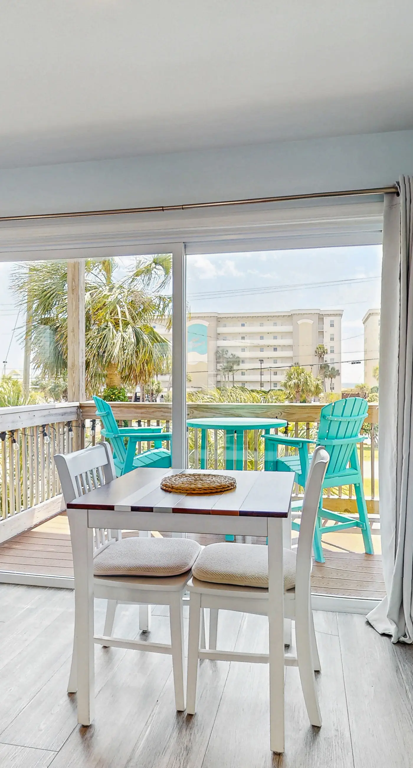Island Gardens 201 - Cozy coastal condo, dog friendly with easy beach access and close to everything