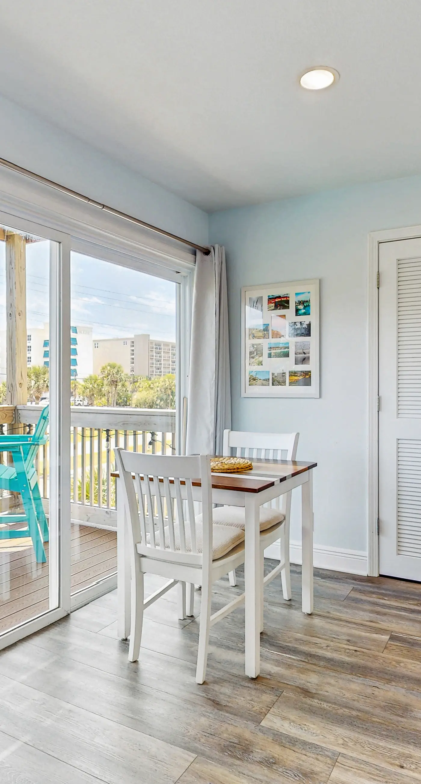 Island Gardens 201 - Cozy coastal condo, dog friendly with easy beach access and close to everything