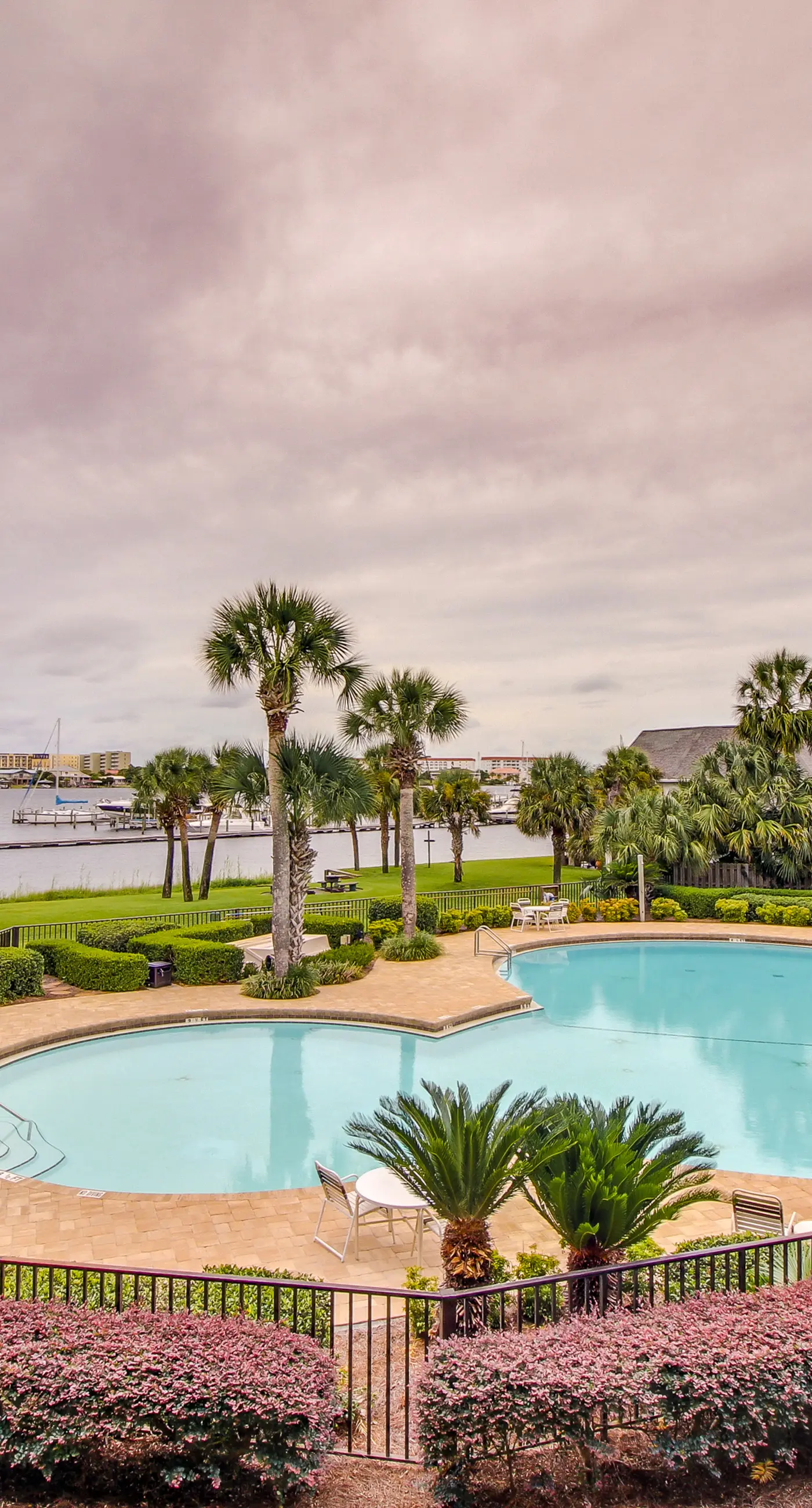 Cozy, waterfront studio condo with pool, dock & beach access