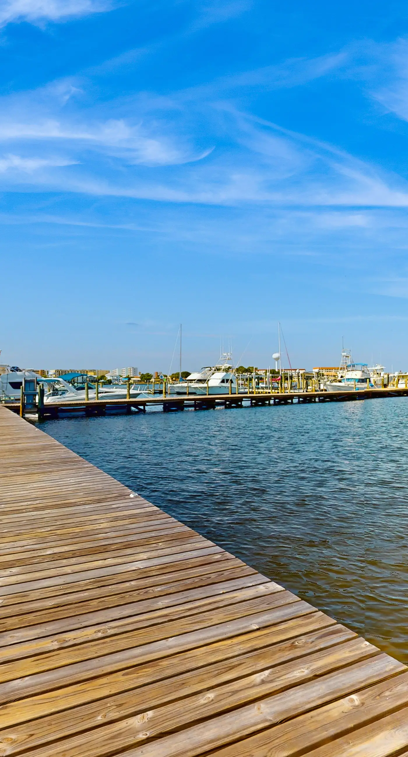 Cozy, waterfront studio condo with pool, dock & beach access
