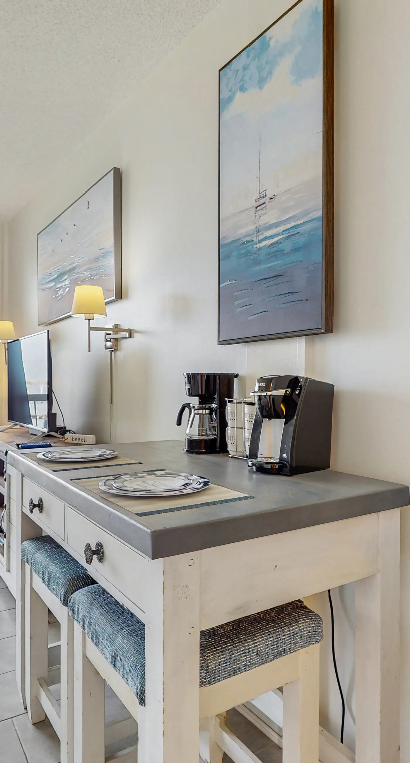 Cozy, waterfront studio condo with pool, dock & beach access