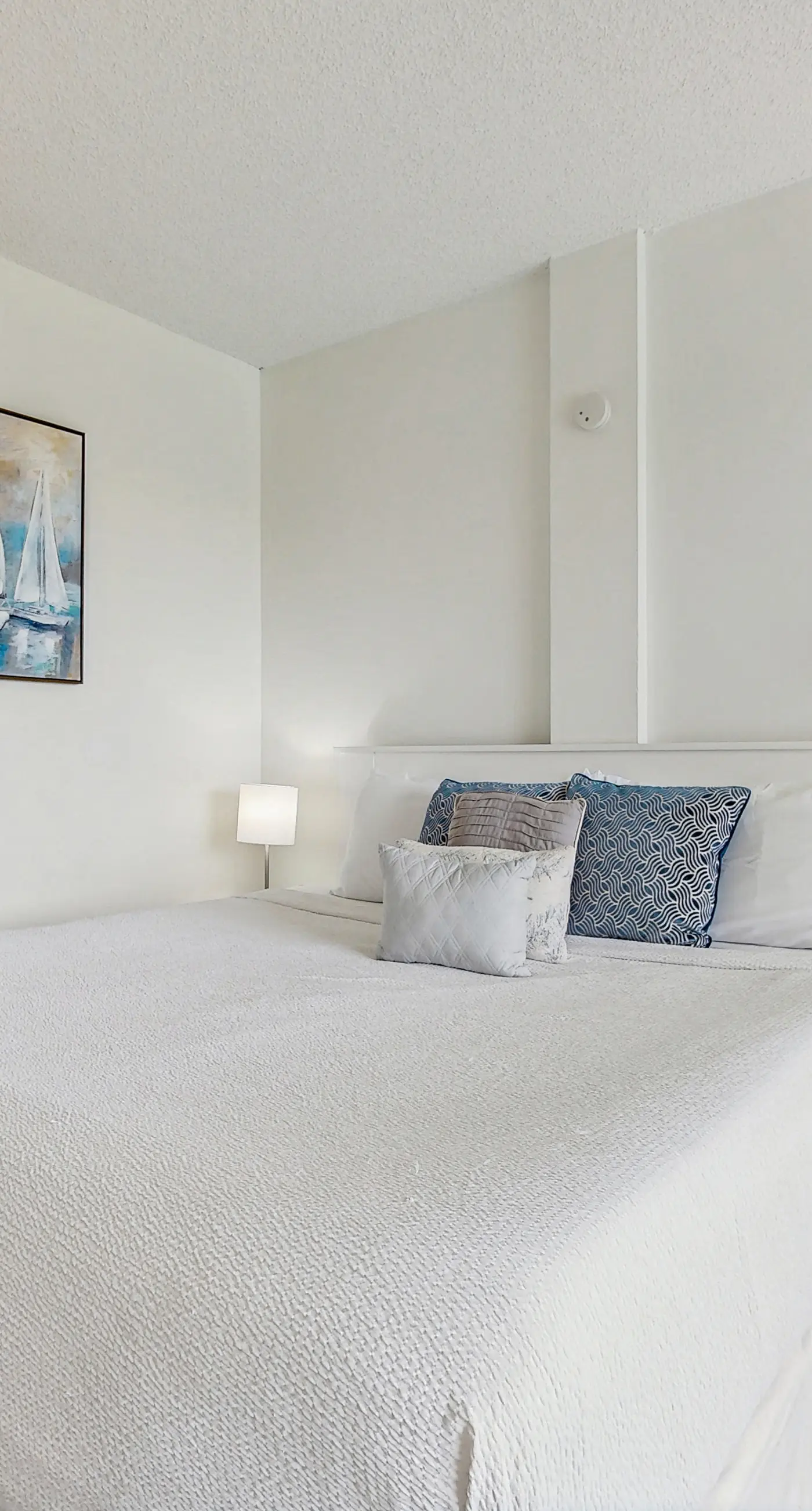 Cozy, waterfront studio condo with pool, dock & beach access