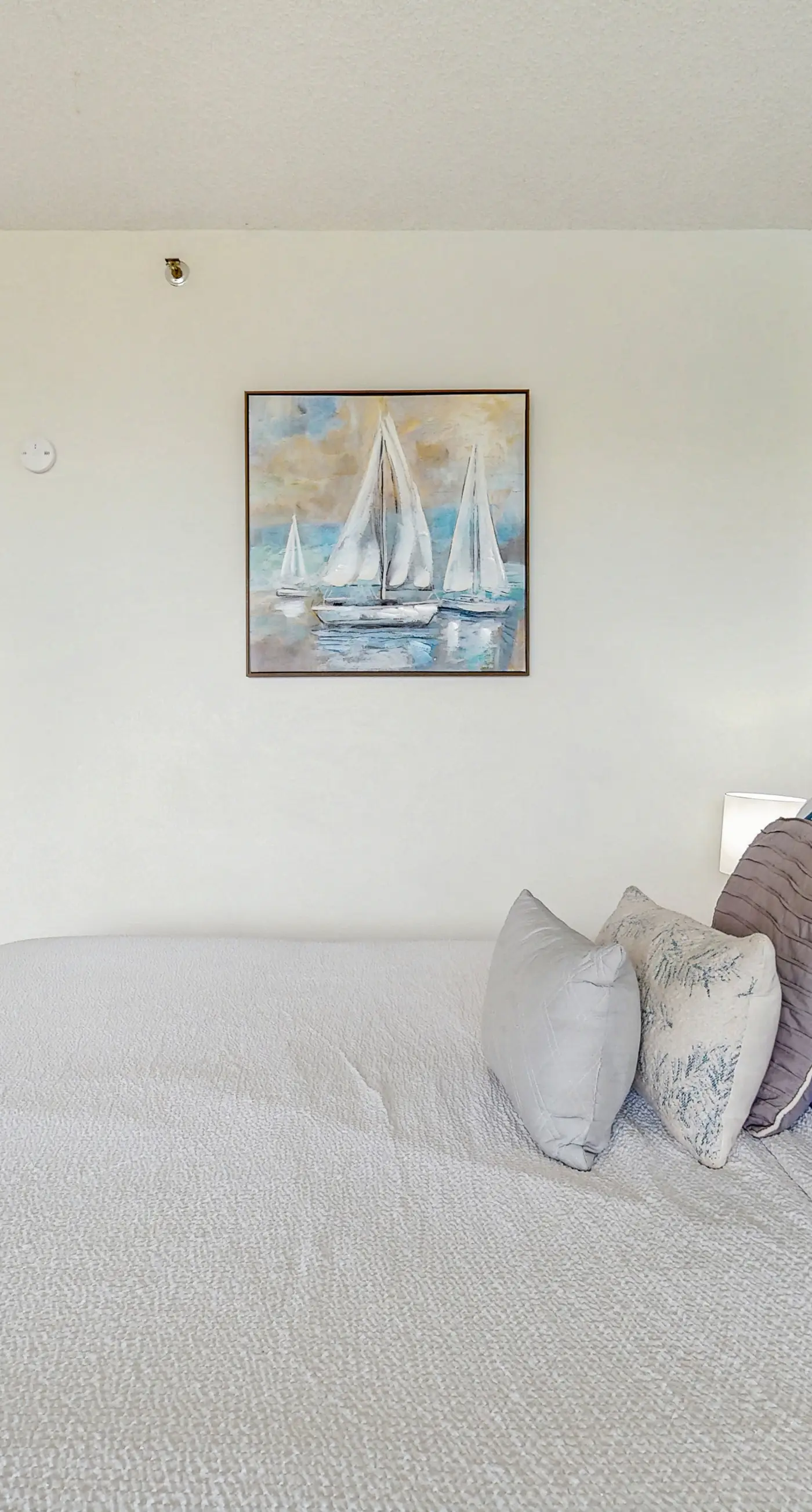 Cozy, waterfront studio condo with pool, dock & beach access