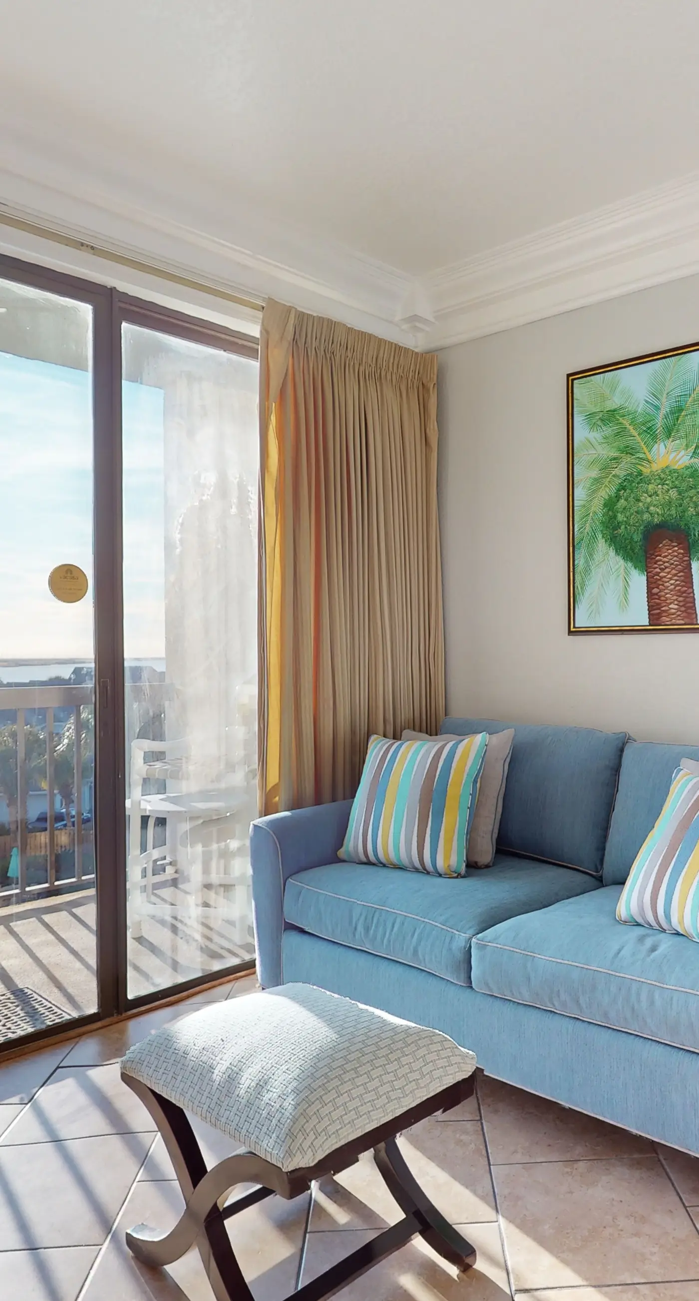 Cozy studio condo with water views, pools & amazing location