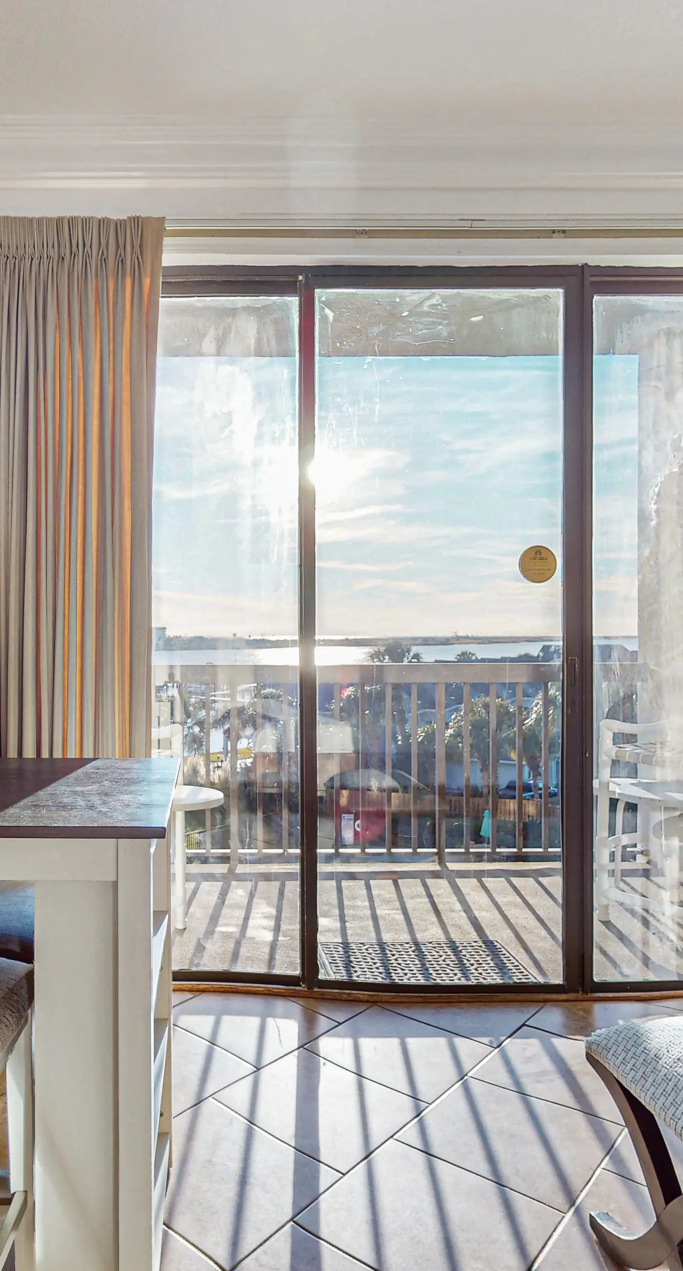 Cozy studio condo with water views, pools & amazing location