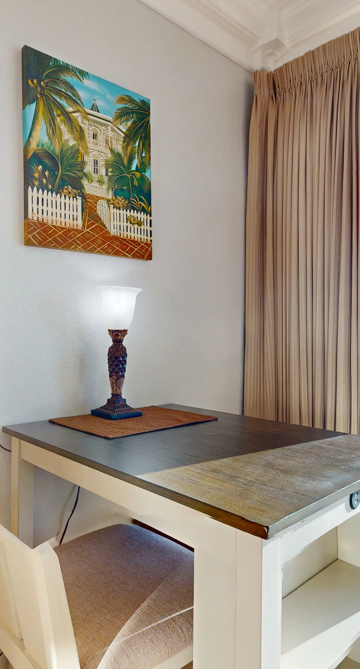 Cozy studio condo with water views, pools & amazing location