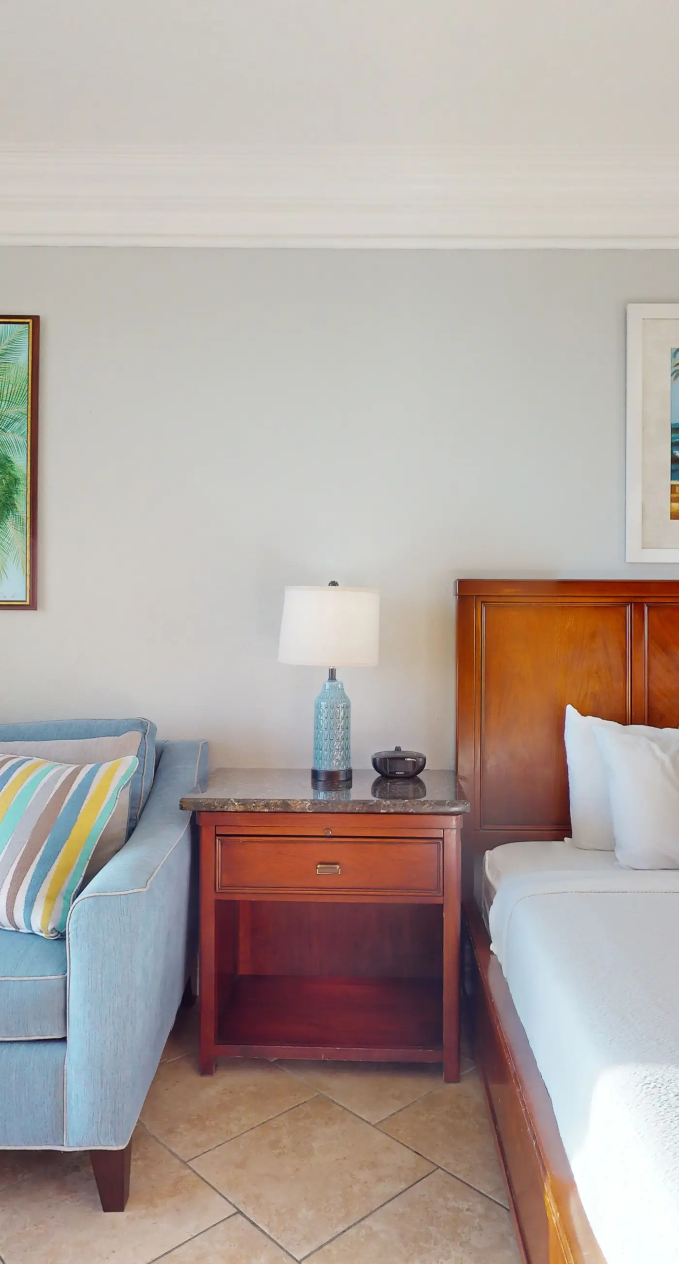 Cozy studio condo with water views, pools & amazing location