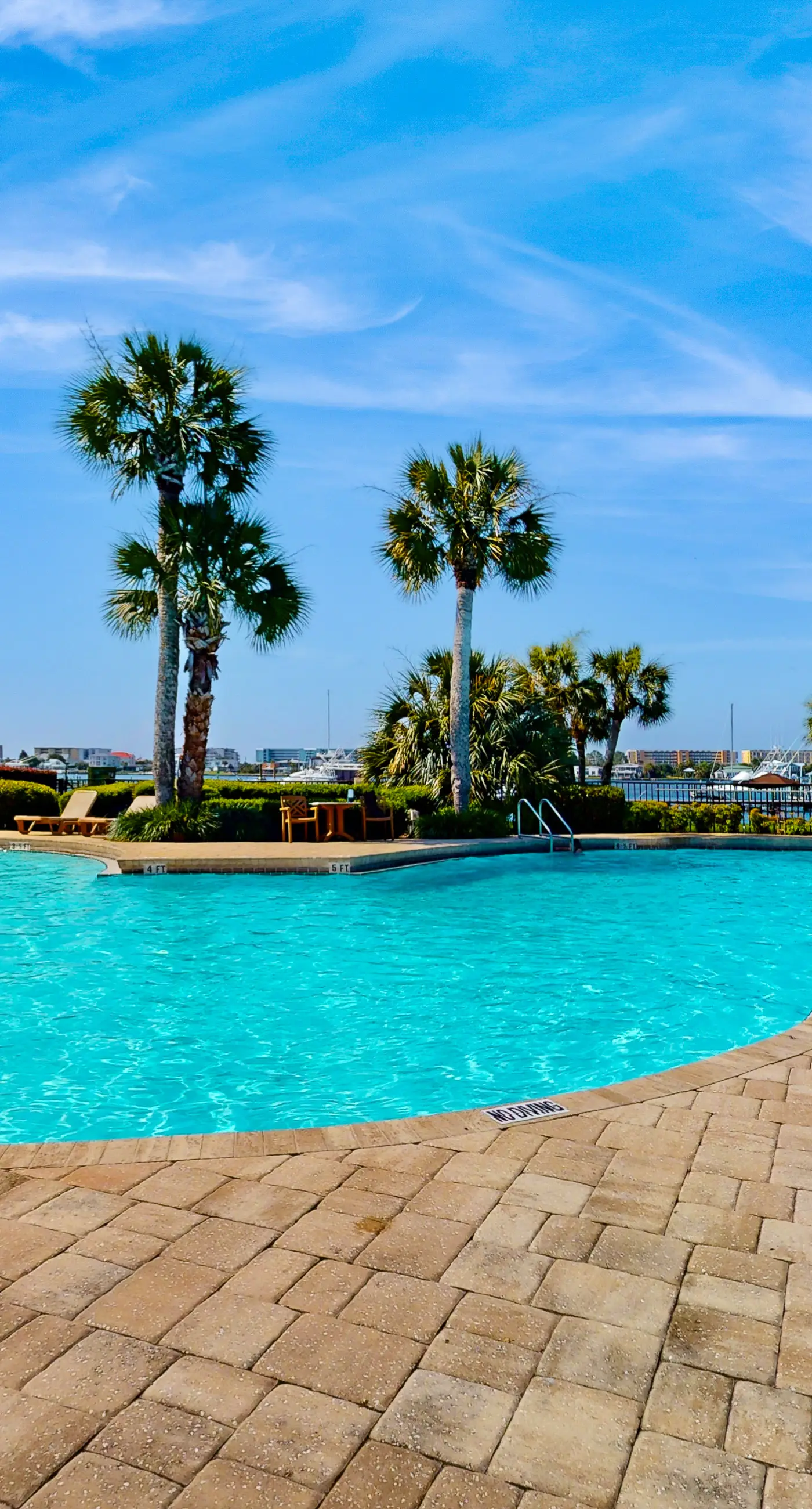 Cozy studio condo with water views, pools & amazing location