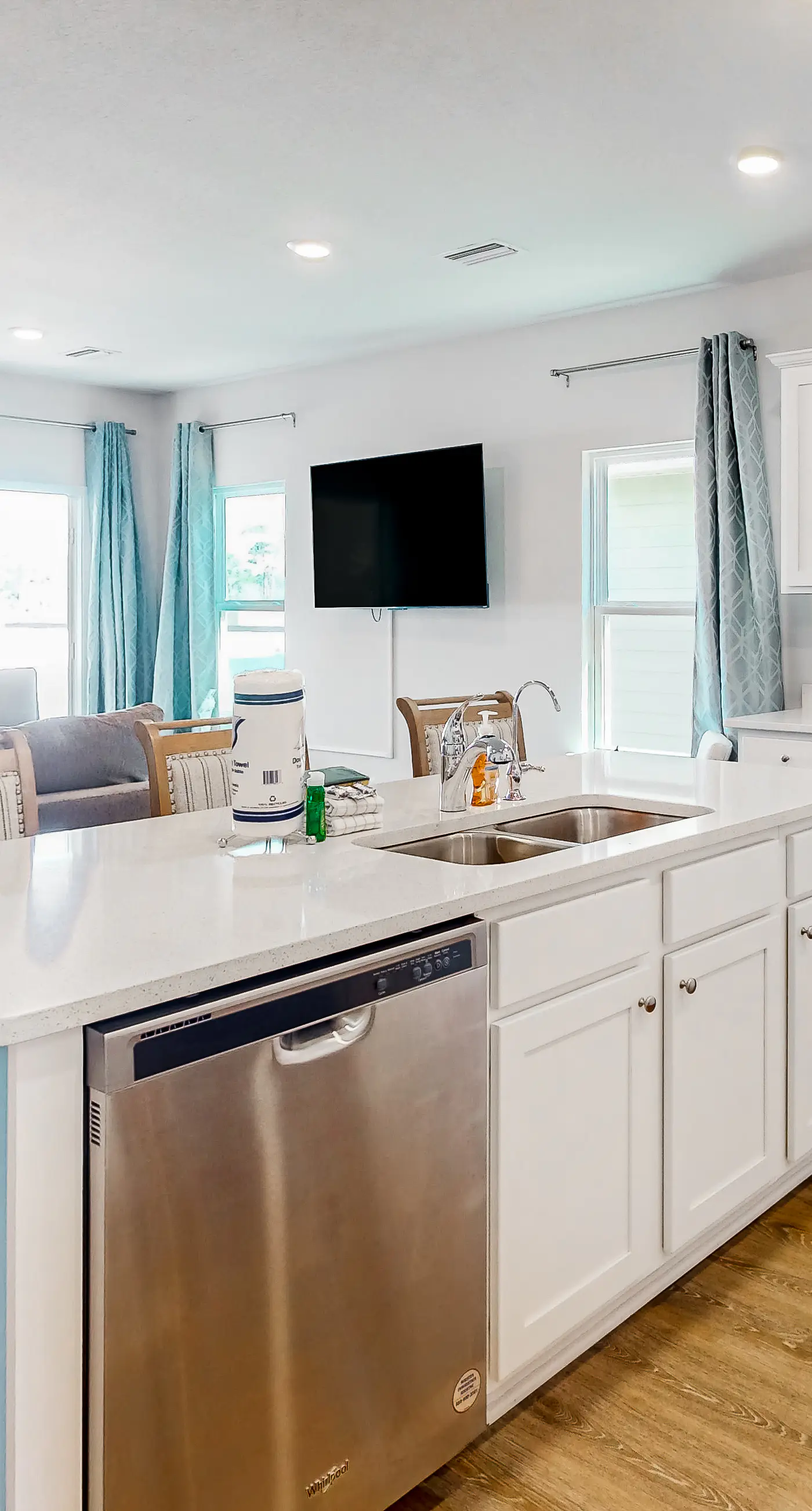 Stunning, dog-friendly, panhandle home with central AC, patio, pool & 4 bikes