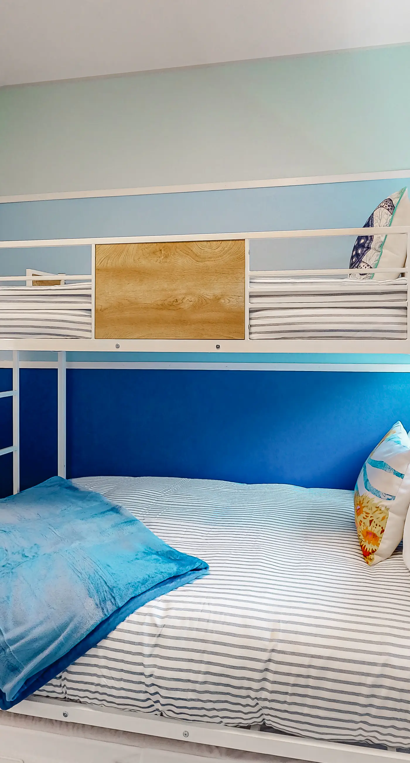 Stunning, dog-friendly, panhandle home with central AC, patio, pool & 4 bikes