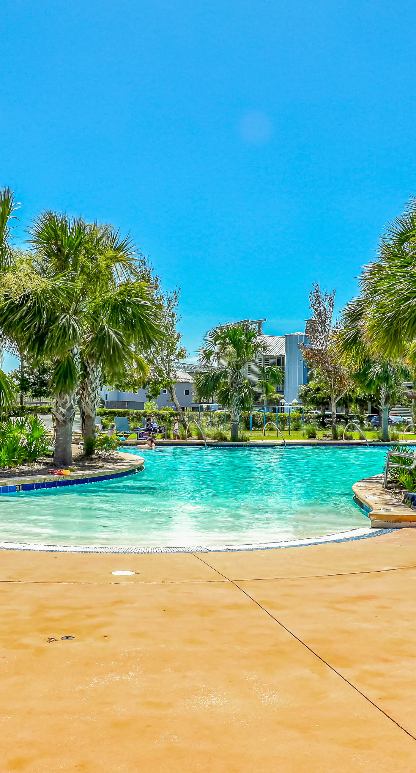 Lovely coastal home with pool access, fast WiFi, screened patio & great location